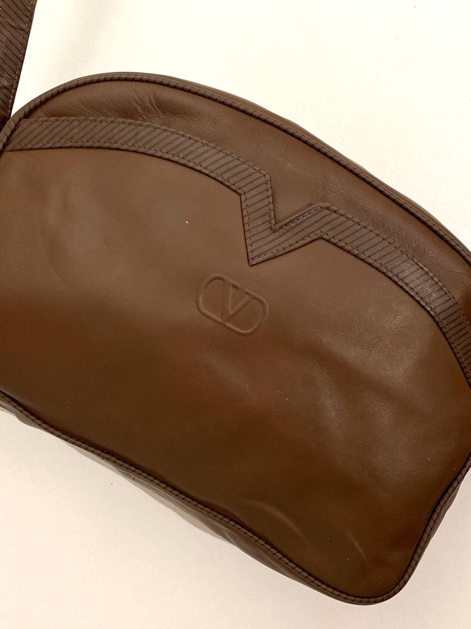 Valentino Valentino Garavani V Logo Leather Hand Shoulder Bag Vintage Size ONE SIZE - 6 Thumbnail