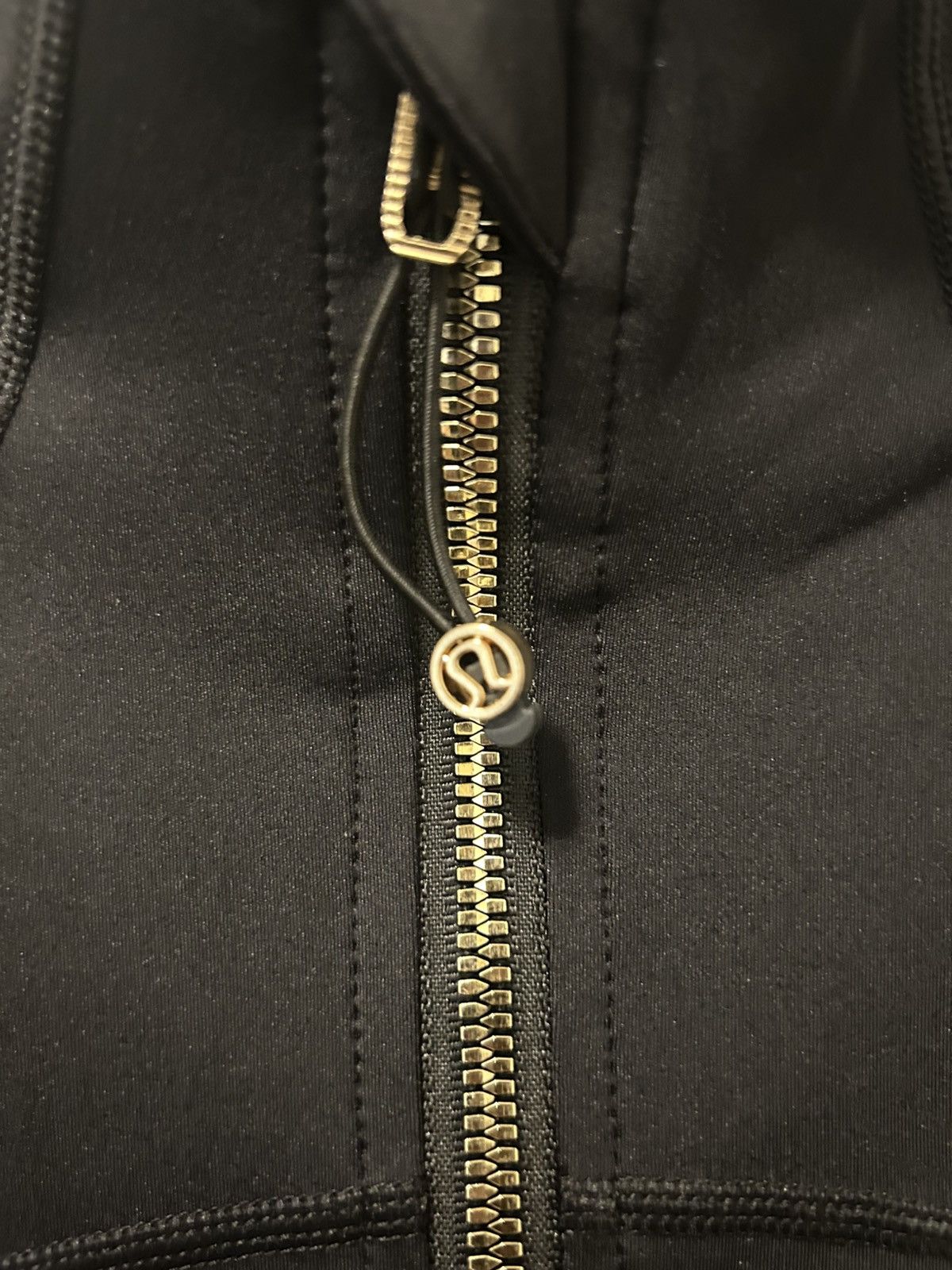 Lululemon Lululemon define jacket (black and gold), Size 4 Size S / US 4 / IT 40 - 5 Thumbnail