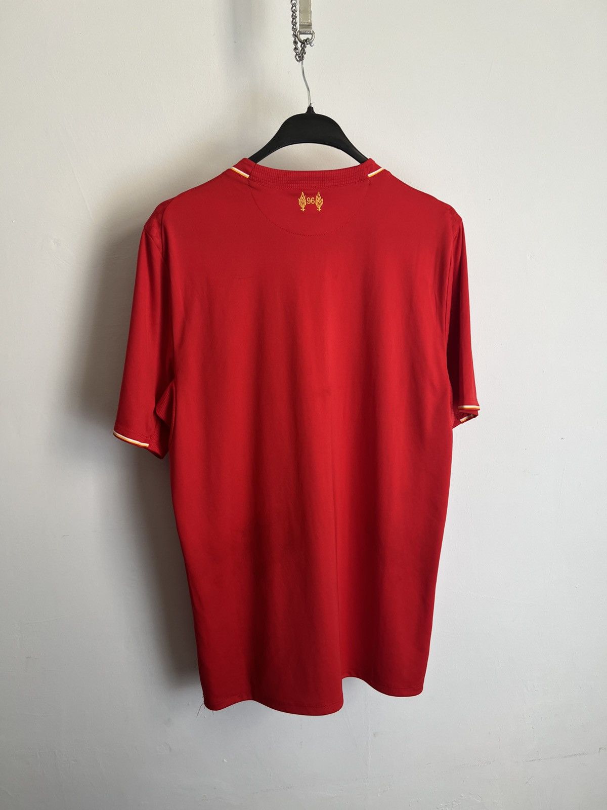 New Balance New balance Liverpool jersey 2016 Size US M / EU 48-50 / 2 - 7 Thumbnail