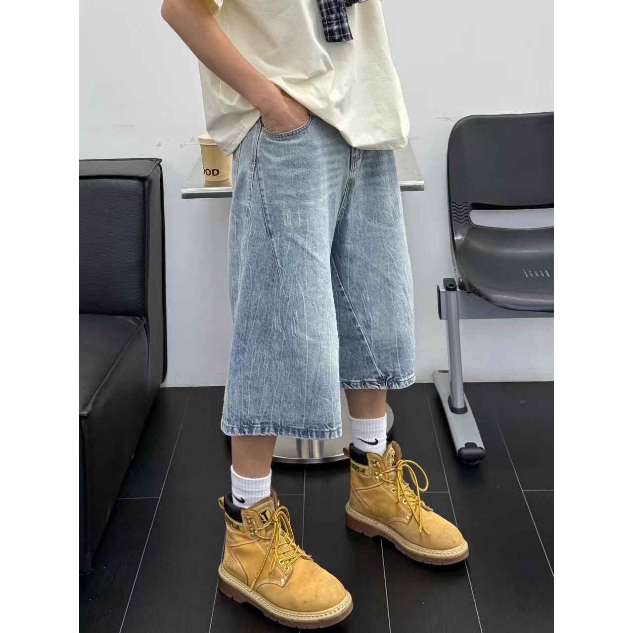 Vintage Men's Washed Vintage Straight-Leg Denim Shorts Size US 32 / EU 48 - 3 Thumbnail
