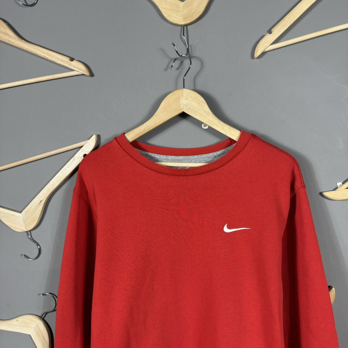 Nike × Vintage Nike 2012 Red Crewneck Sweatshirt Size US XL / EU 56 / 4 - 2 Thumbnail