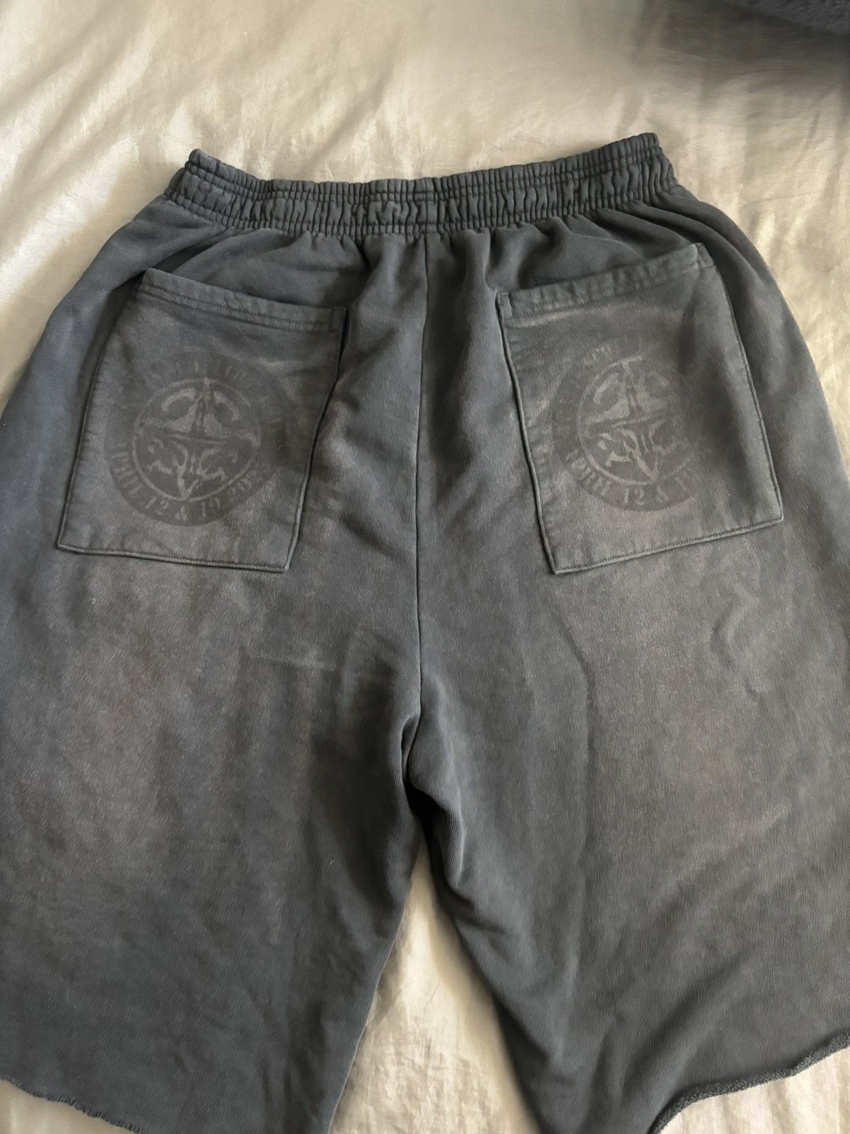 Travis Scott Travis Scott cactus jack Coachella shorts size Large Size US 32 / EU 48 - 2 Thumbnail