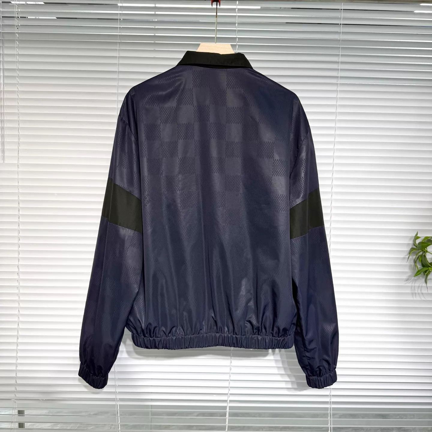 Louis Vuitton LV Navy Subtle Damier Colorblocked Track Jacket L Size US L / EU 52-54 / 3 - 2 Thumbnail