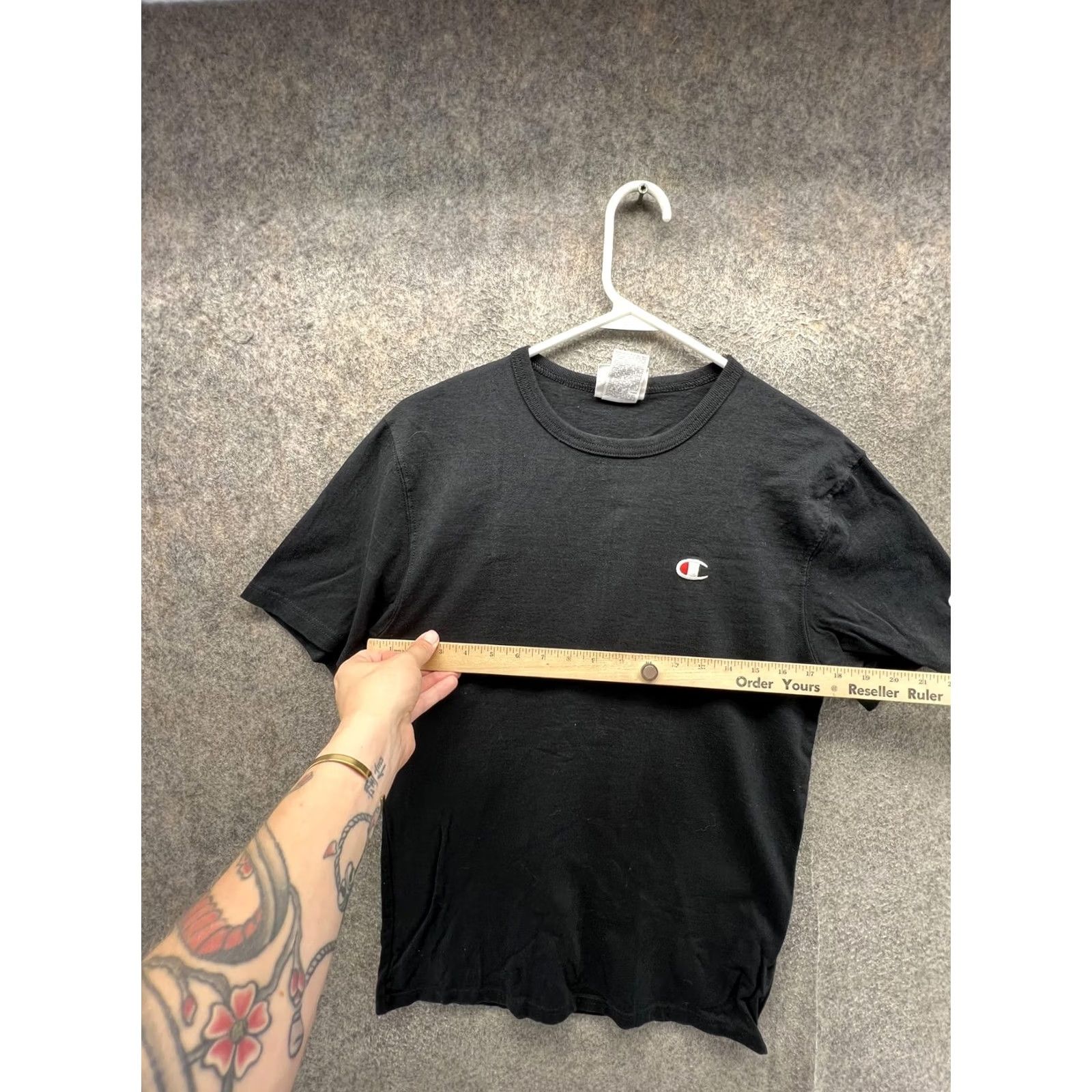 Champion Champion Shirt Mens Small Black C Logo Tee Short Sleeve Cotton Vintage Regular Size Small Mens Womens Boys Girls Size US S / EU 44-46 / 1 - 5 Thumbnail