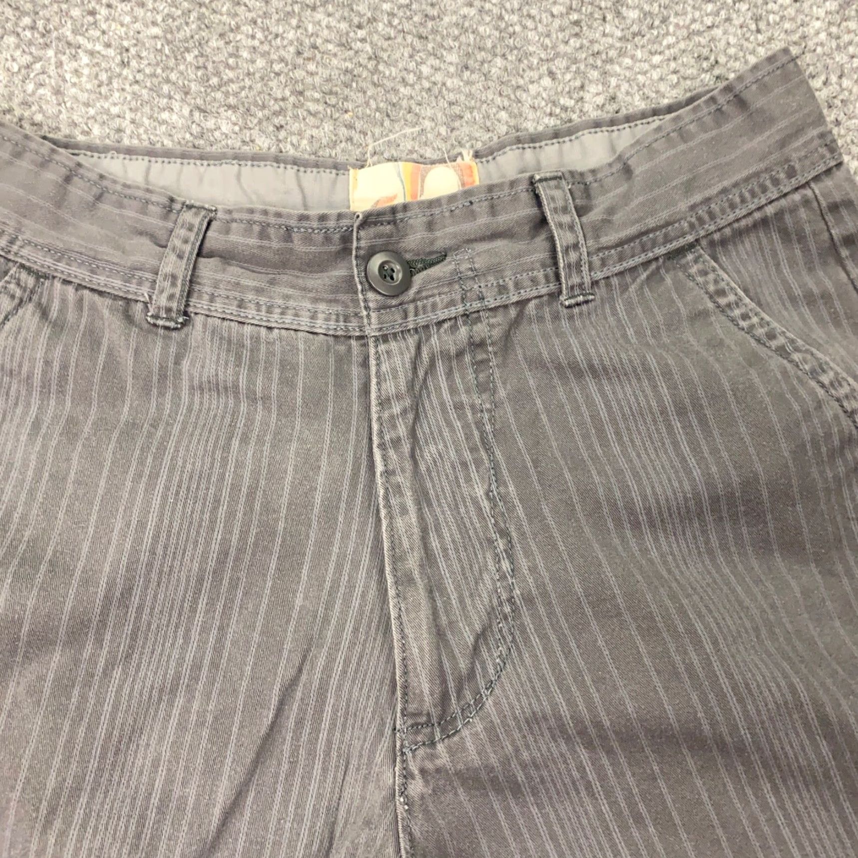 Ocean Pacific Ocean Pacific Mens Shorts Size 32 Gray Striped Chino Surf Skate Beach Size US 32 / EU 48 - 3 Thumbnail