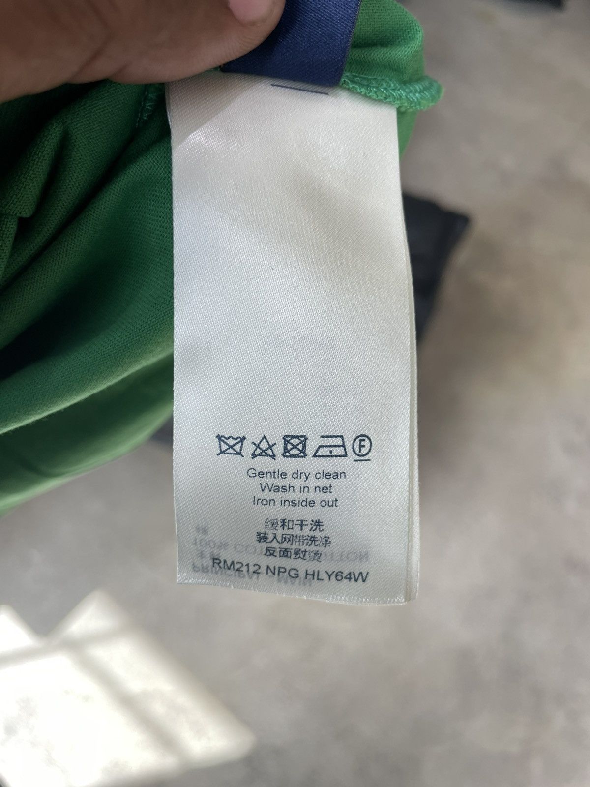 Louis Vuitton Louis Vuitton LV Debossed Tee Size US XXL / EU 58 / 5 - 6 Thumbnail