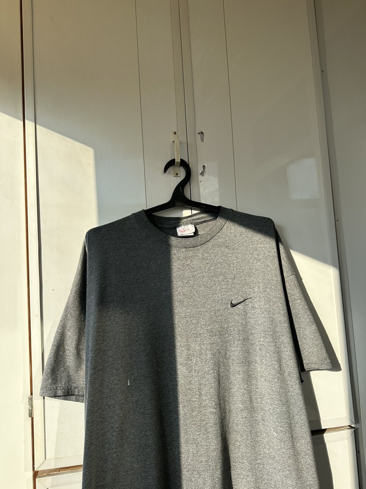 Nike Vintage Nike Oversize T-shirt Black Swoosh Size US XL / EU 56 / 4 - 5 Thumbnail