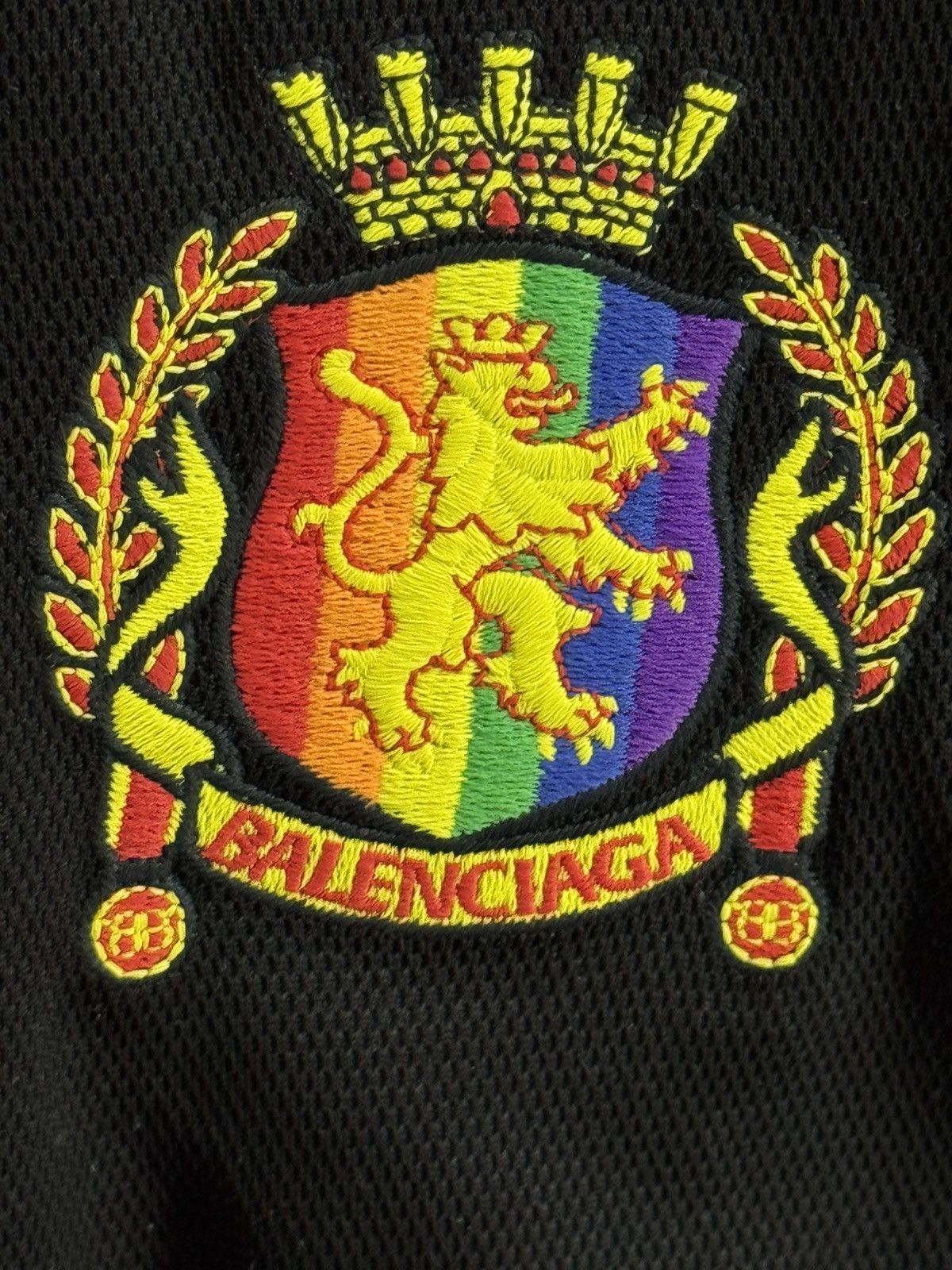 Balenciaga Lion Crest Cropped Soccer Jersey Winter 23 Size M / US 6-8 / IT 42-44 - 8 Thumbnail