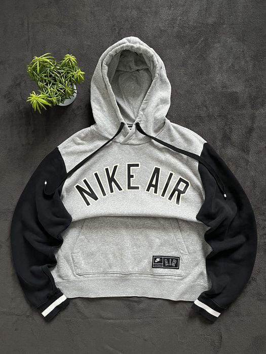 Nike drip logo discount hoodie