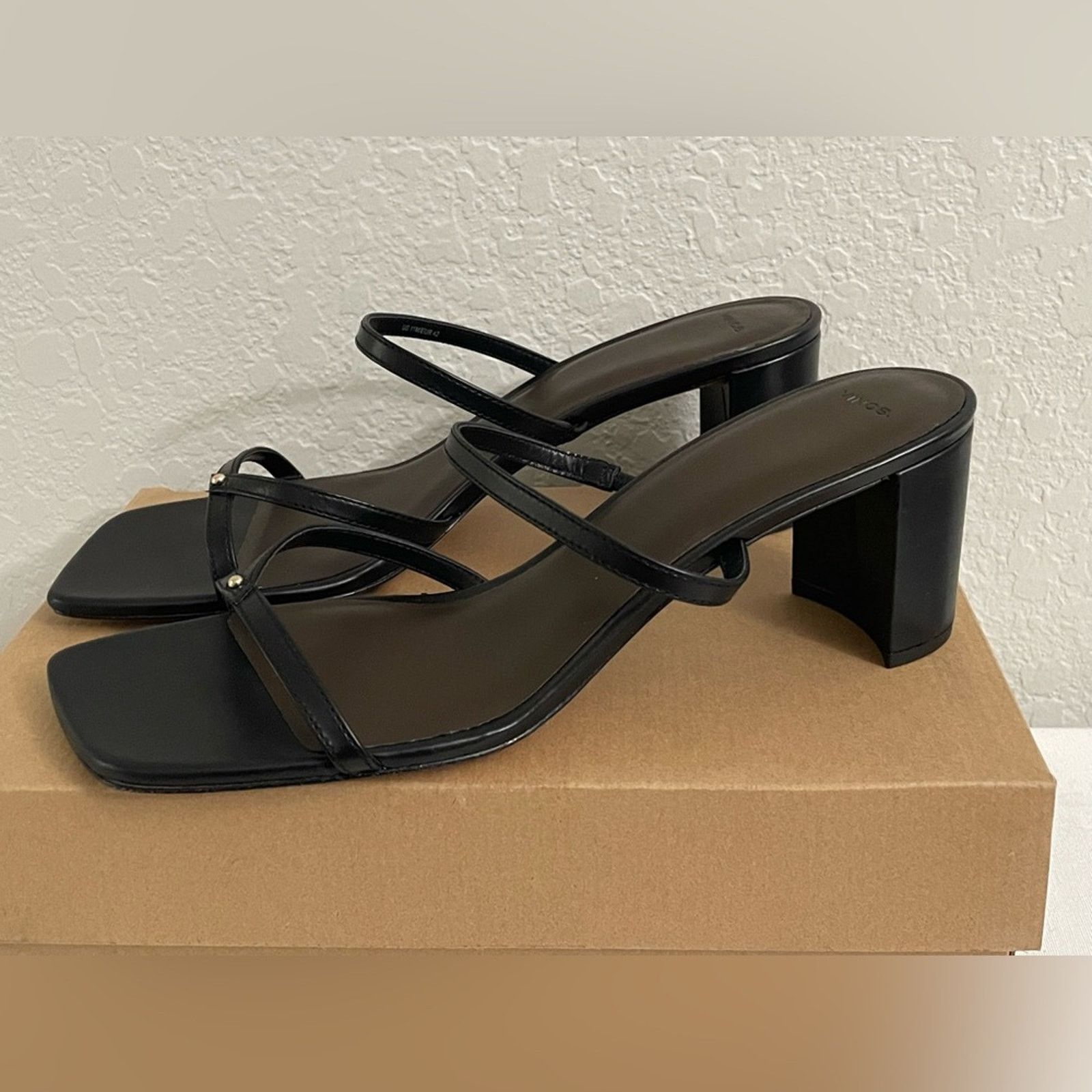 Vince Vince Ona Sandals Womens Size 11M Black Leather Size US 11 / IT 41 - 3 Thumbnail