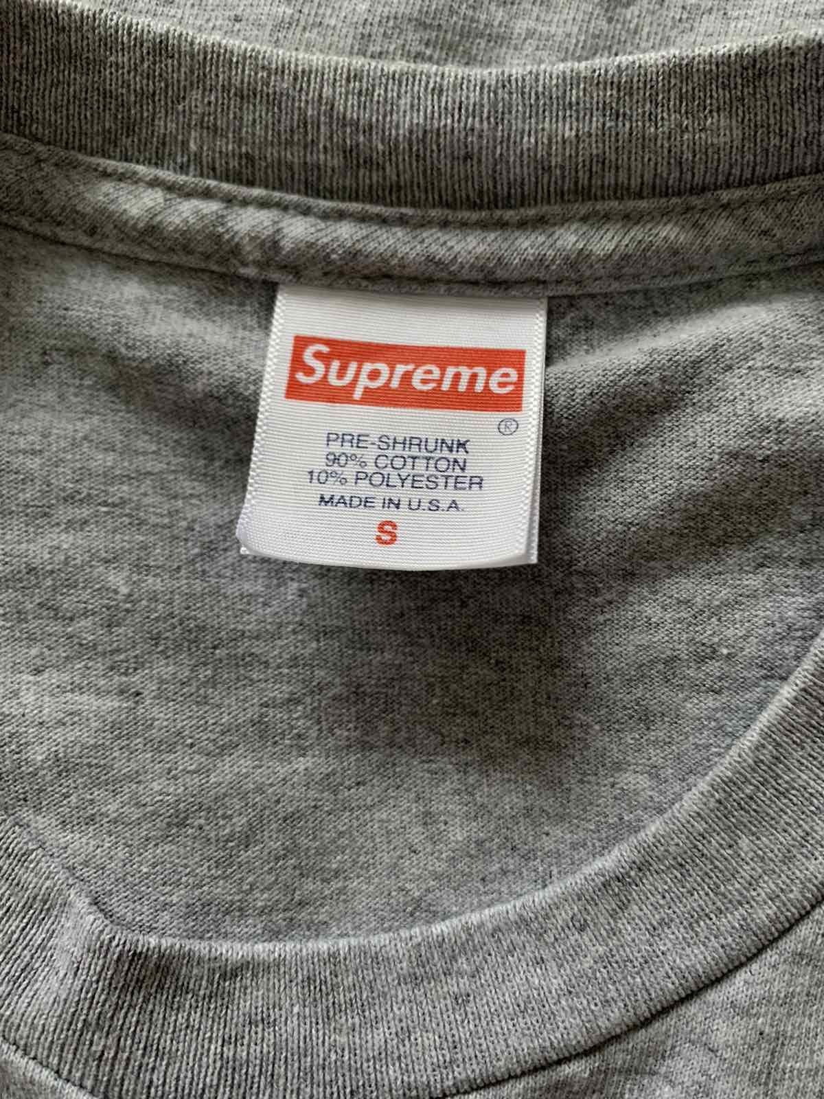 Supreme 🔥 Supreme Strawberries Logo T-Shirt Size US S / EU 44-46 / 1 - 4 Thumbnail