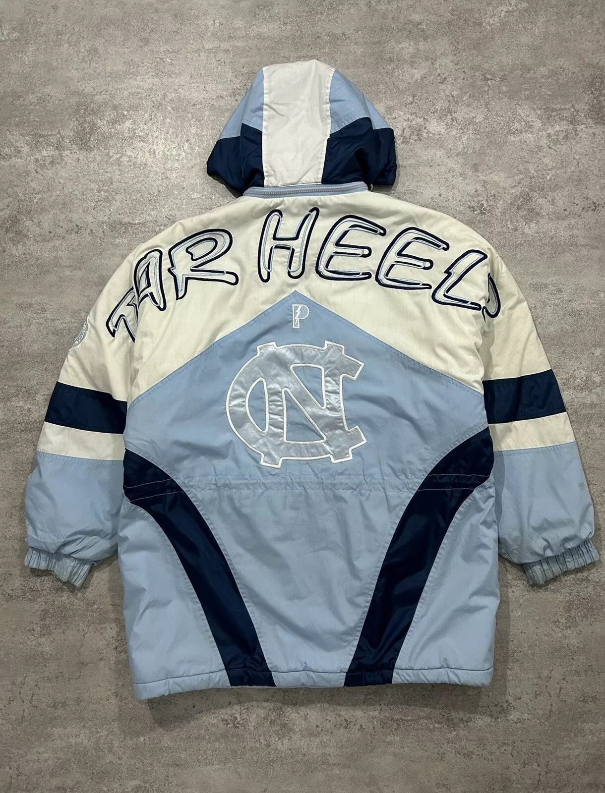 NCAA × Vintage UNC NORTH CAROLINA TAR HEELS PRO PLAYER PUFFER SPELL OUT Size US L / EU 52-54 / 3 - 1 Thumbnail