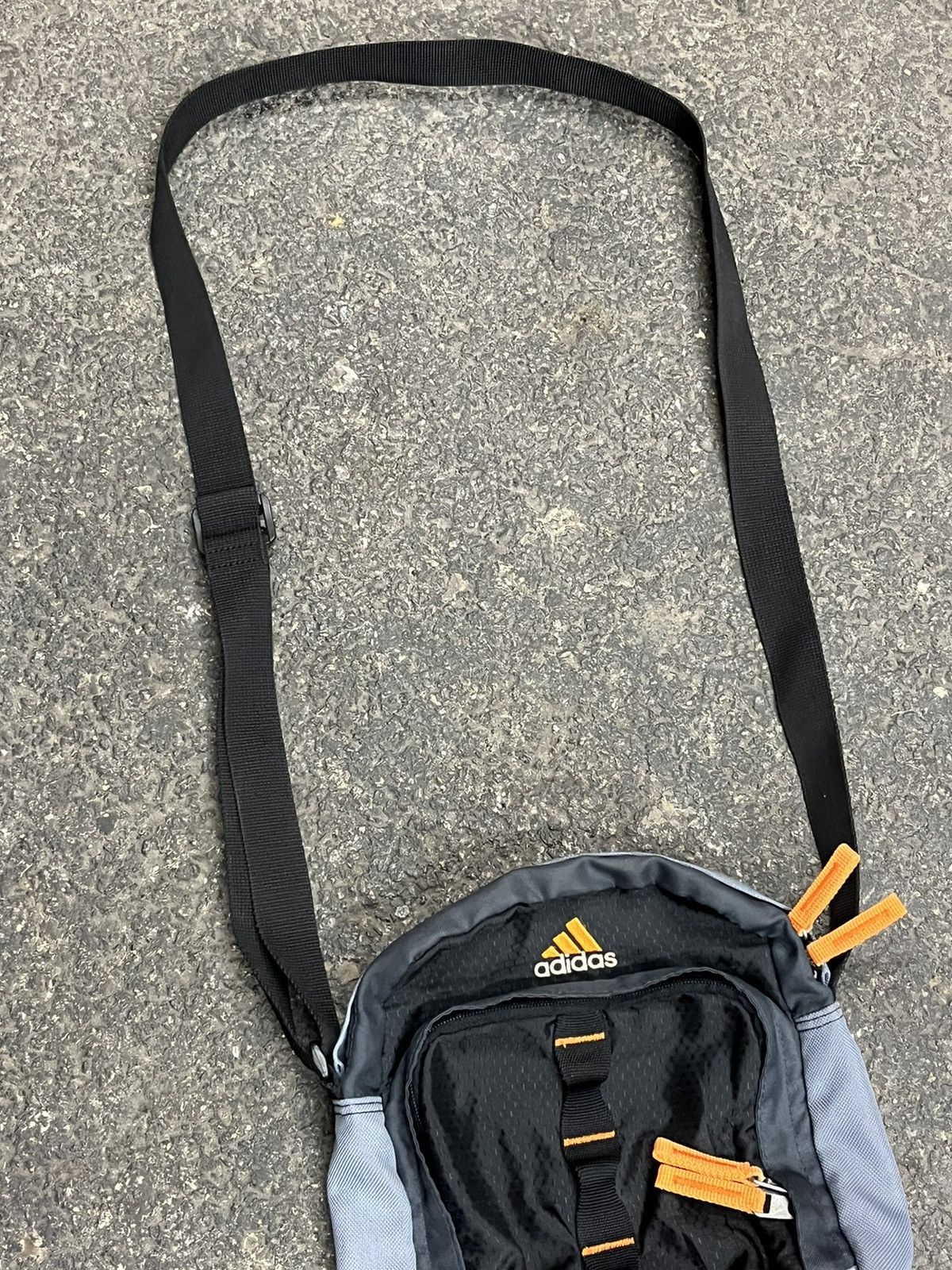 Adidas Vintage Adidas sling streetwear bag hype skater rare Size ONE SIZE - 2 Thumbnail