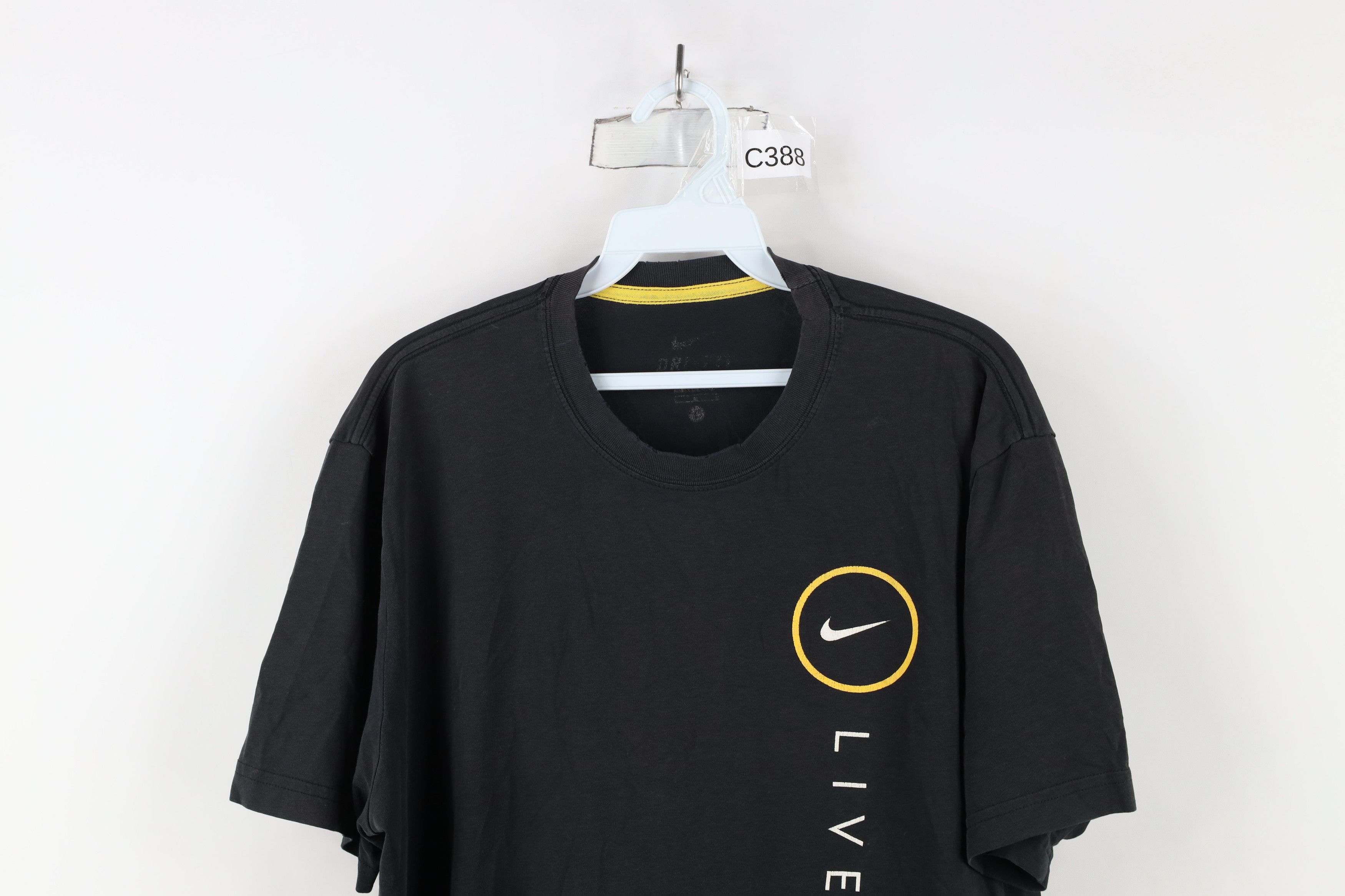 Nike × Vintage Vintage Nike Livestrong Lance Armstrong T-Shirt Black Size US L / EU 52-54 / 3 - 2 Thumbnail