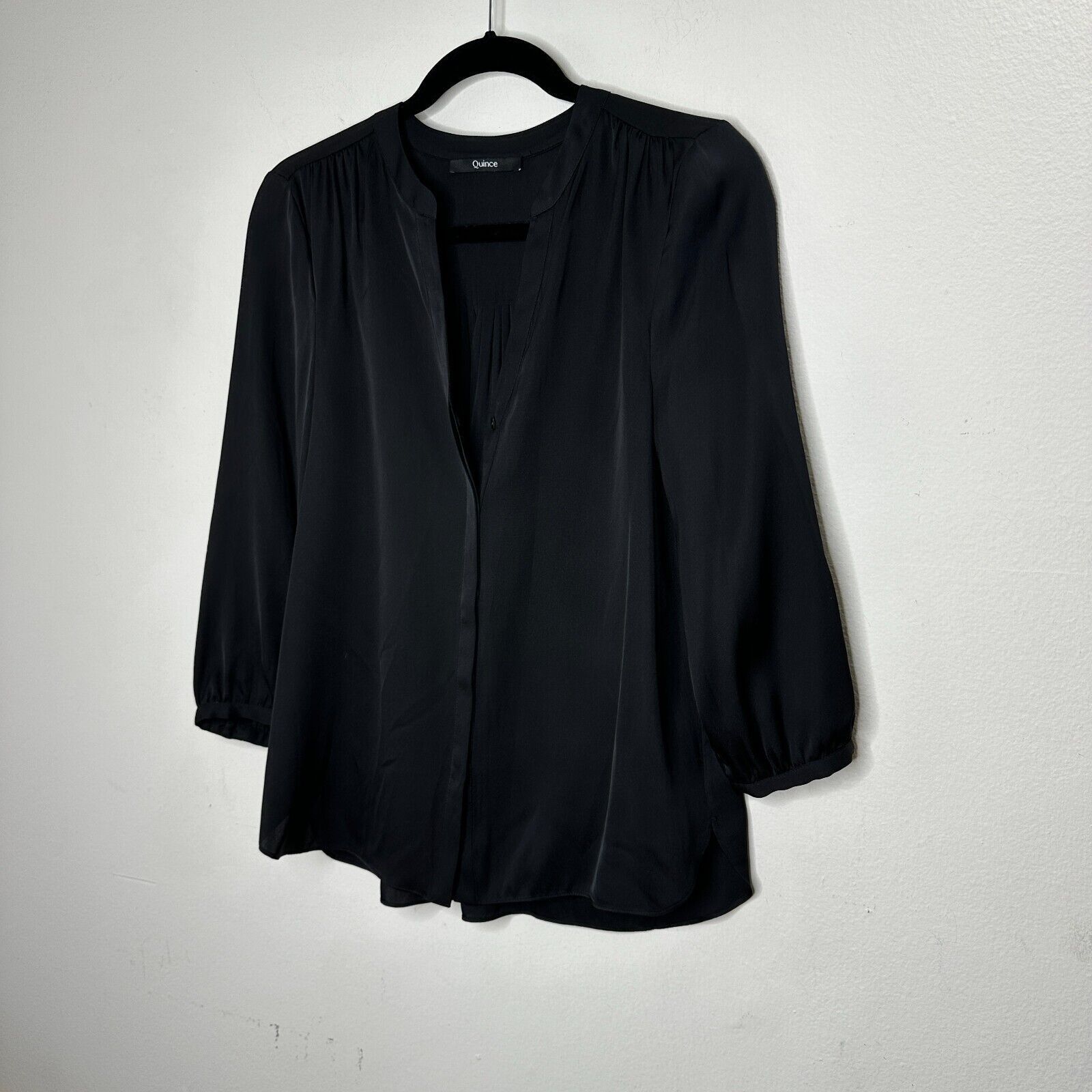 Quince Quince Washable Silk VNeck Button 3/4 Sleeve Pleated Back XS Size XS / US 0-2 / IT 36-38 - 5 Thumbnail