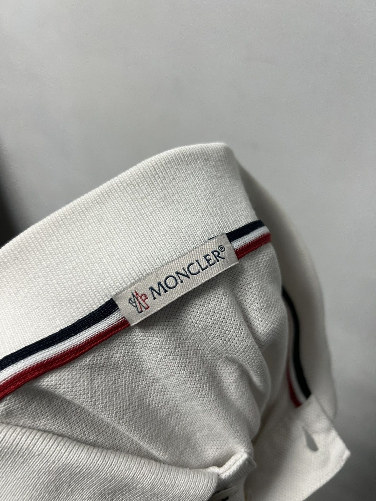 Moncler Moncler Lixury Polo T-Shirt Size S Rare Size US S / EU 44-46 / 1 - 14 Thumbnail