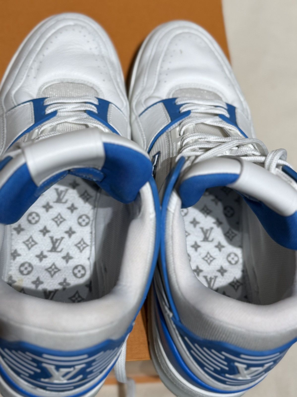 Louis Vuitton SS19 AZUR BLUE TRAINER LOW WHITE SNEAKERS LOGO MONOGRAM Size US 10 / EU 43 - 9 Thumbnail