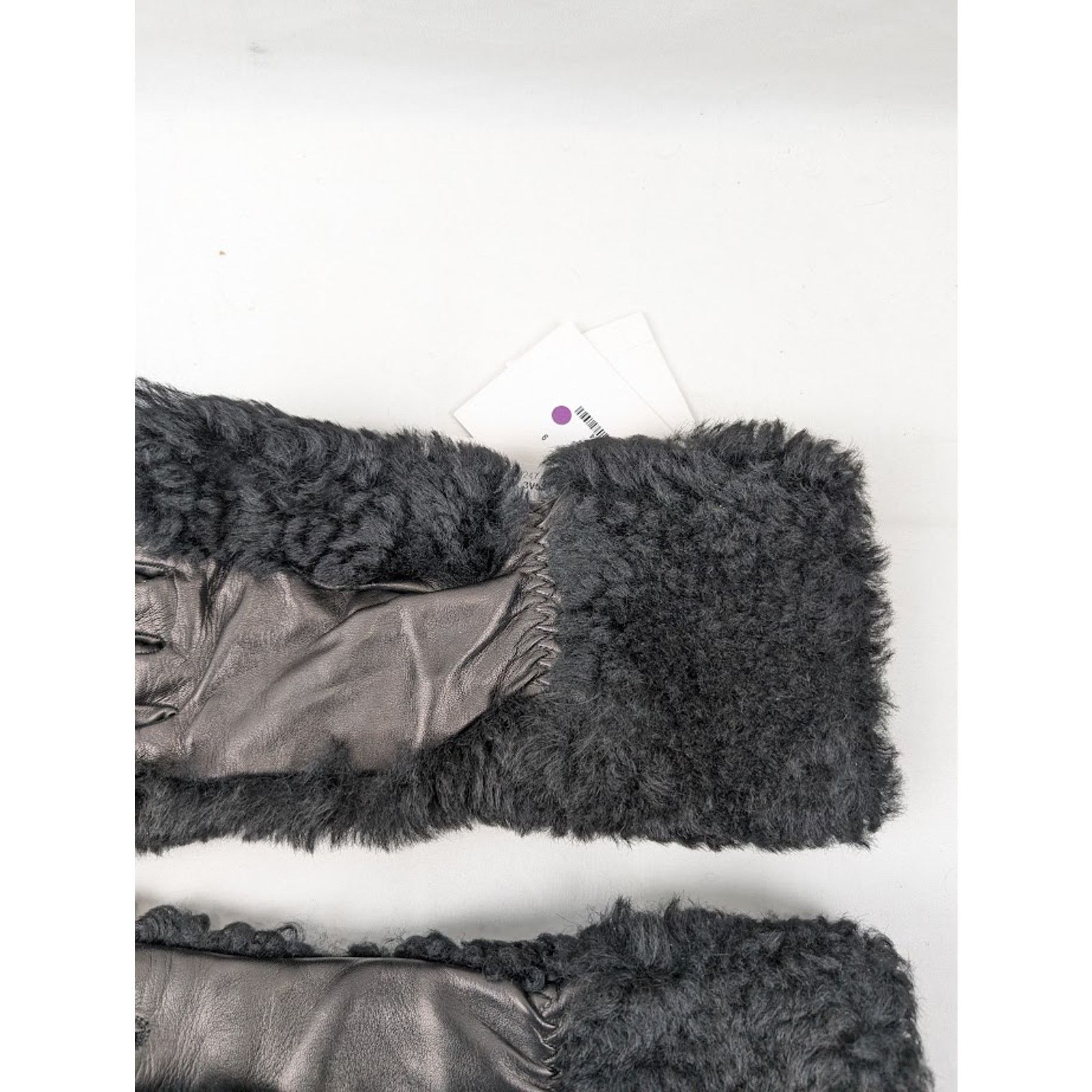 Bottega Veneta o1rshd1 Size: 8 / Gloves Teddy Shearling in Black Size ONE SIZE - 9 Thumbnail