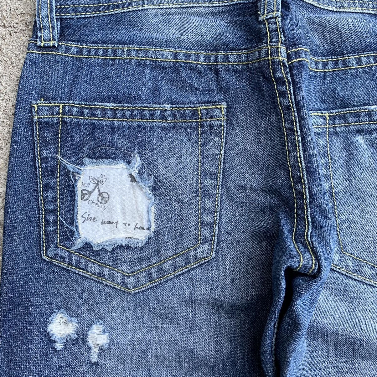 Japanese Brand Vintage Y2K Japan Ripped Distressed Denim Jeans W30 Size US 30 / EU 46 - 13 Thumbnail