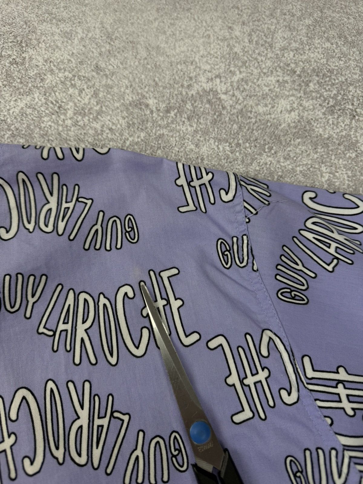 Guy Laroche Guy Laroche Monogram Short Sleeve Short Size 3 Size US L / EU 52-54 / 3 - 9 Thumbnail