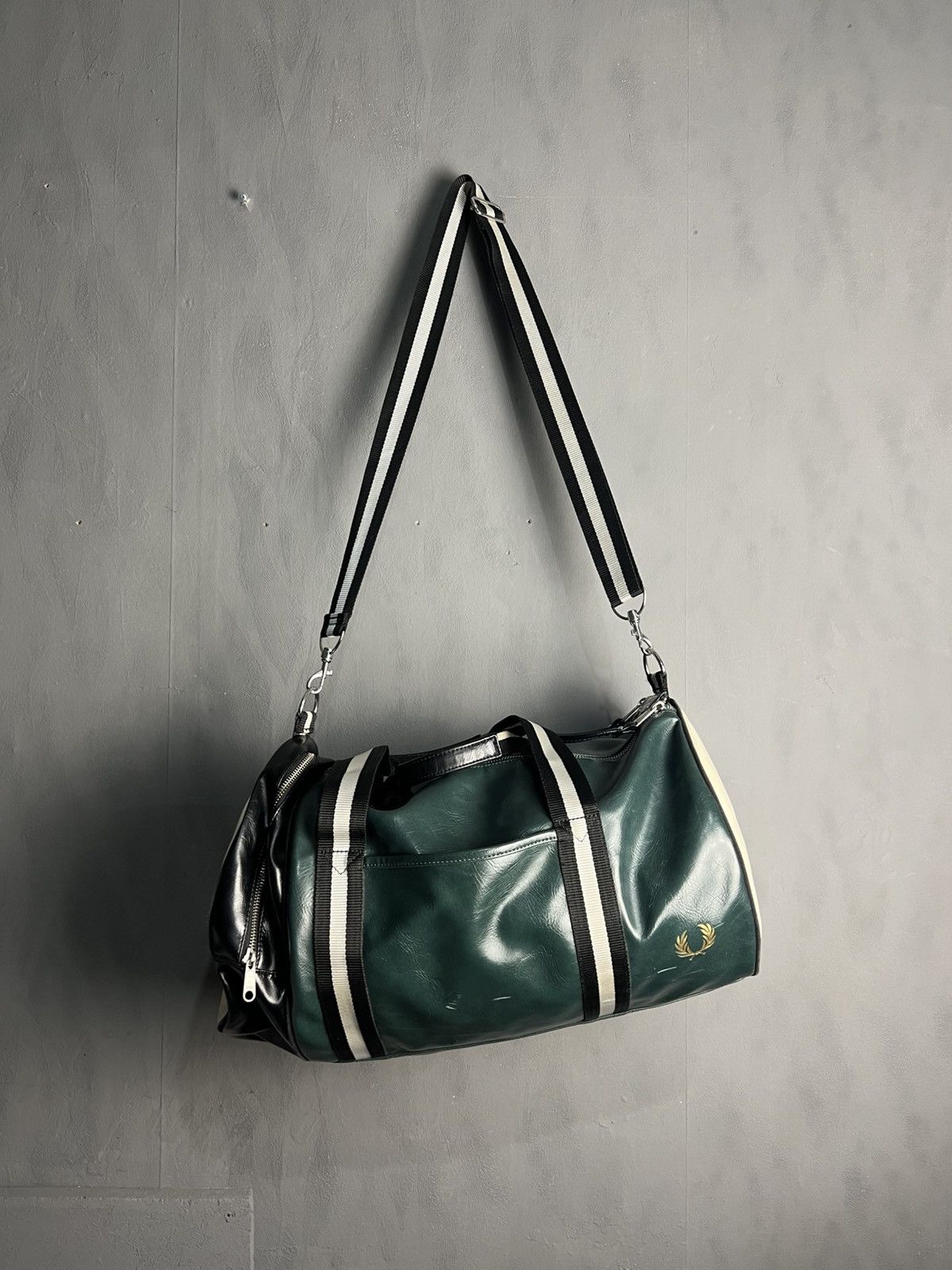 Fred Perry Fred Perry Shoulder Bag Leather Size ONE SIZE - 1 Thumbnail