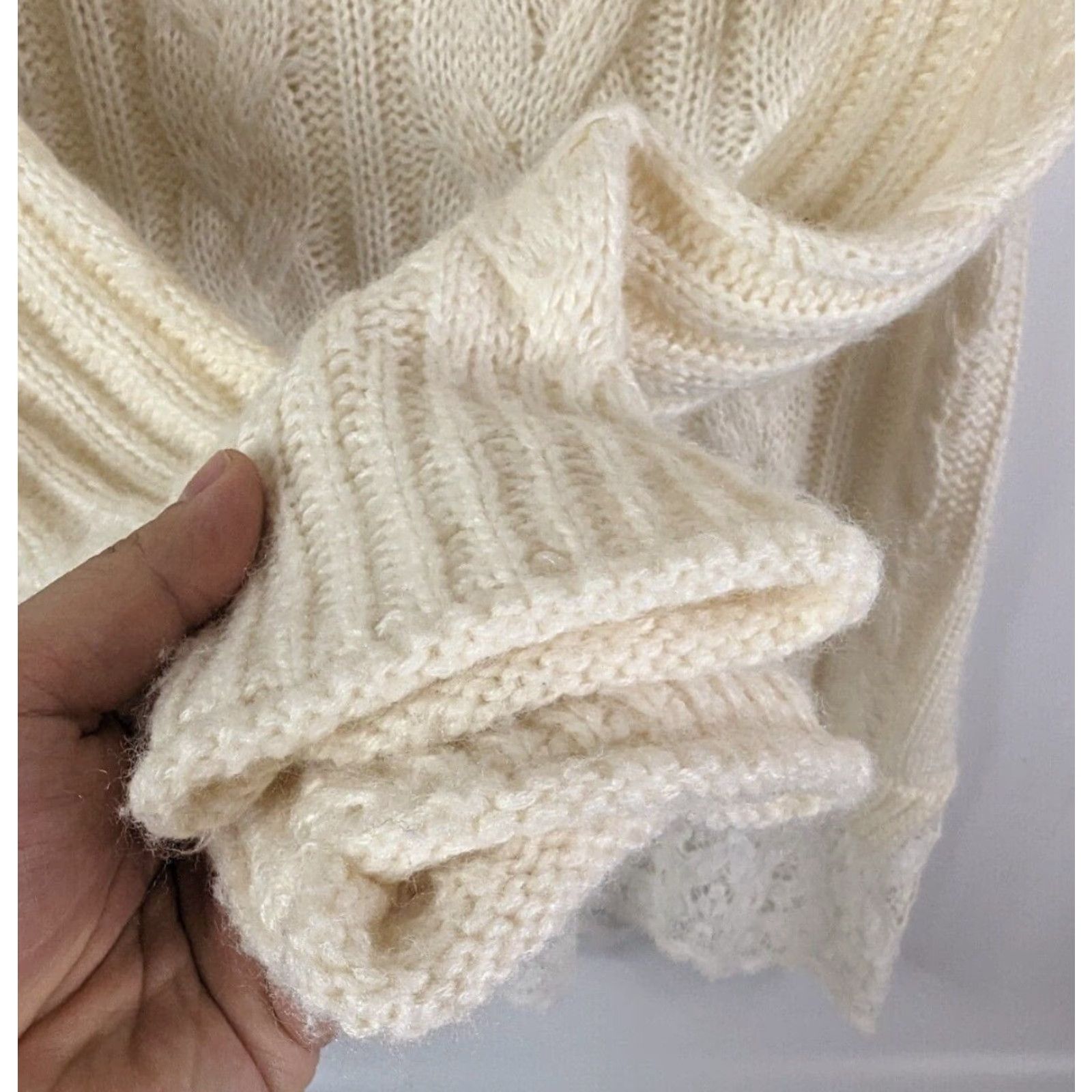 Vintage VINTAGE Knox Rose Cream Cable Knit Off the Shoulder Lace Trim Cowl Women Sweater Large Size L / US 10 / IT 46 - 4 Thumbnail