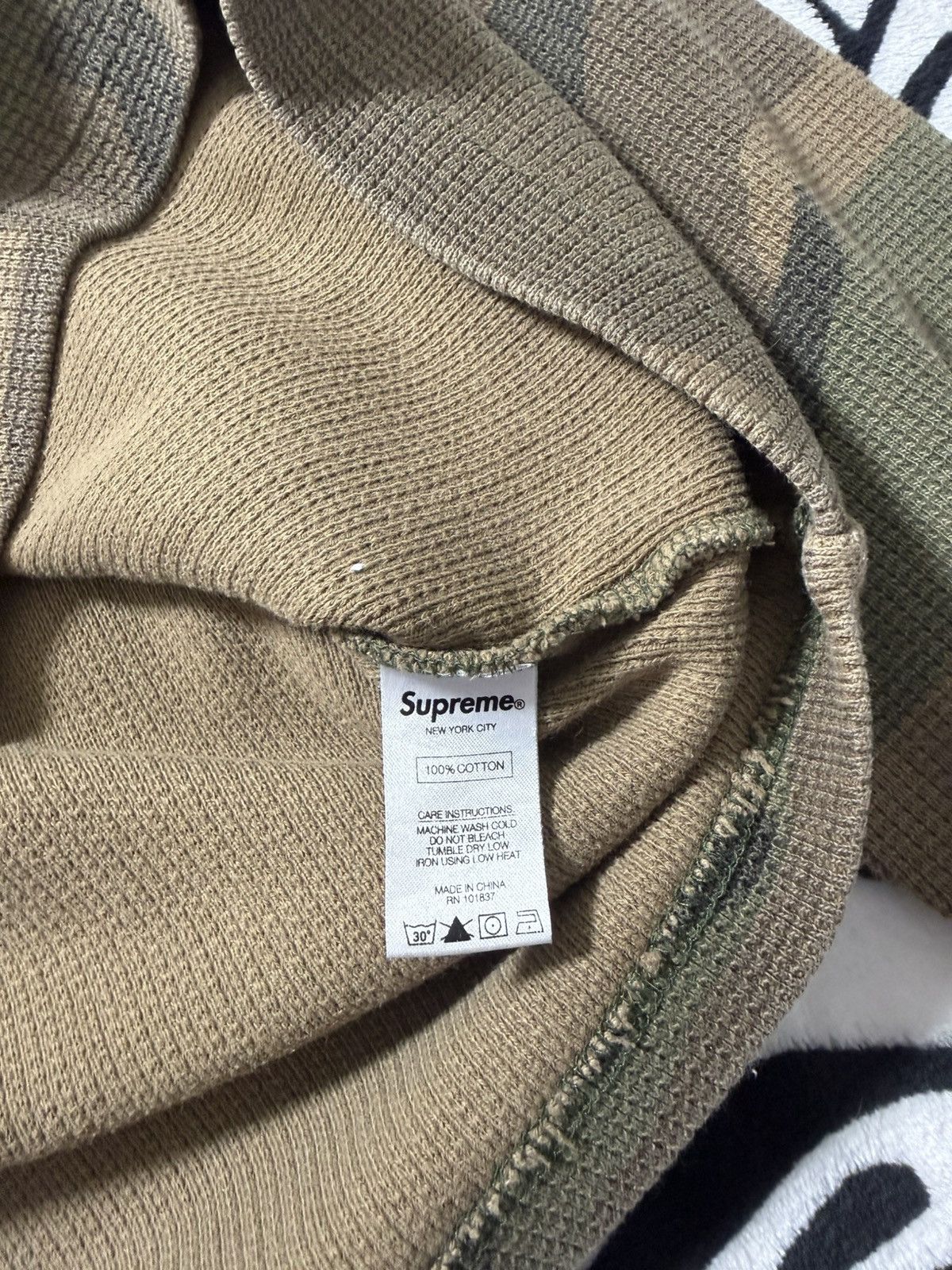 Supreme Supreme FW17 Camo Hooded Waffle Thermal Size M Size US M / EU 48-50 / 2 - 6 Thumbnail