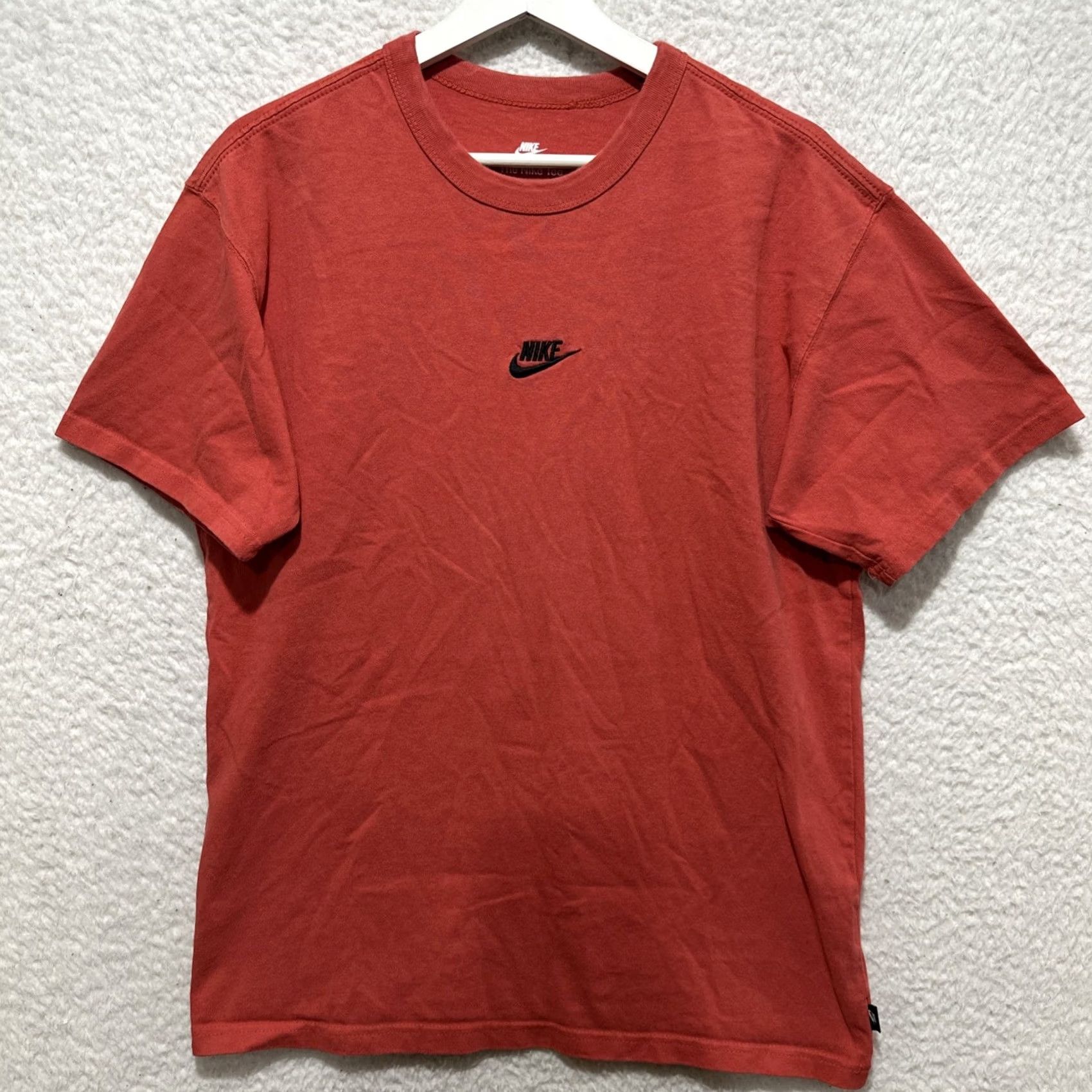 Nike Nike Sportswear Premium Essential T-Shirt Men S Red Logo Shirt Size US S / EU 44-46 / 1 - 2 Thumbnail