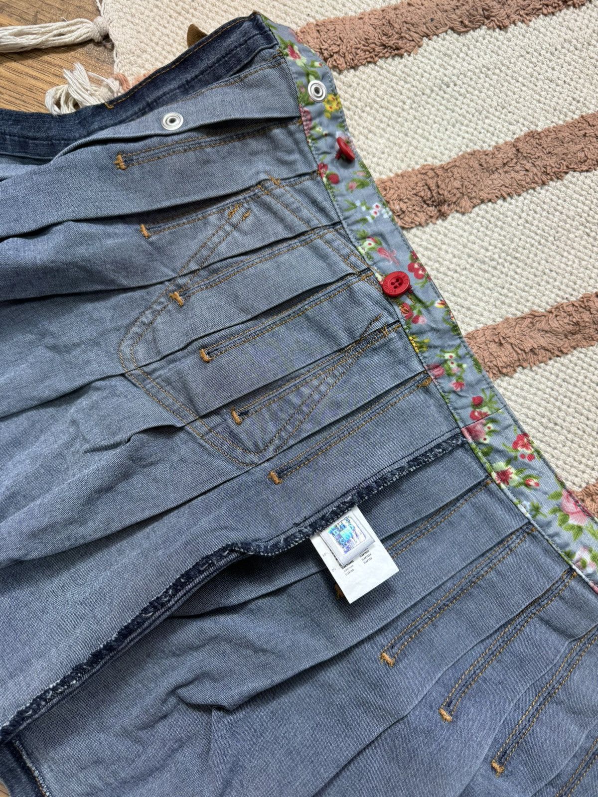Dolce & Gabbana VINTAGE DOLCE&GABBANA 2000s MINI PLEATED SKIRT Size 28" / US 6 / IT 42 - 7 Thumbnail
