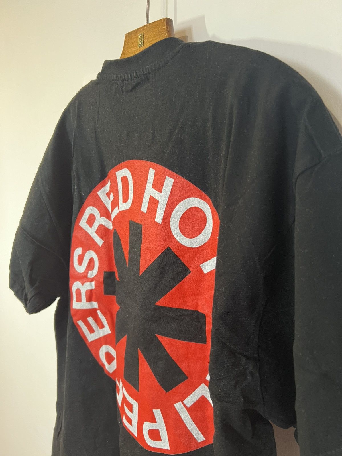 Band Tees Late 90s Red Hot Chili Peppers logo vintage shirt Size US XL / EU 56 / 4 - 5 Thumbnail