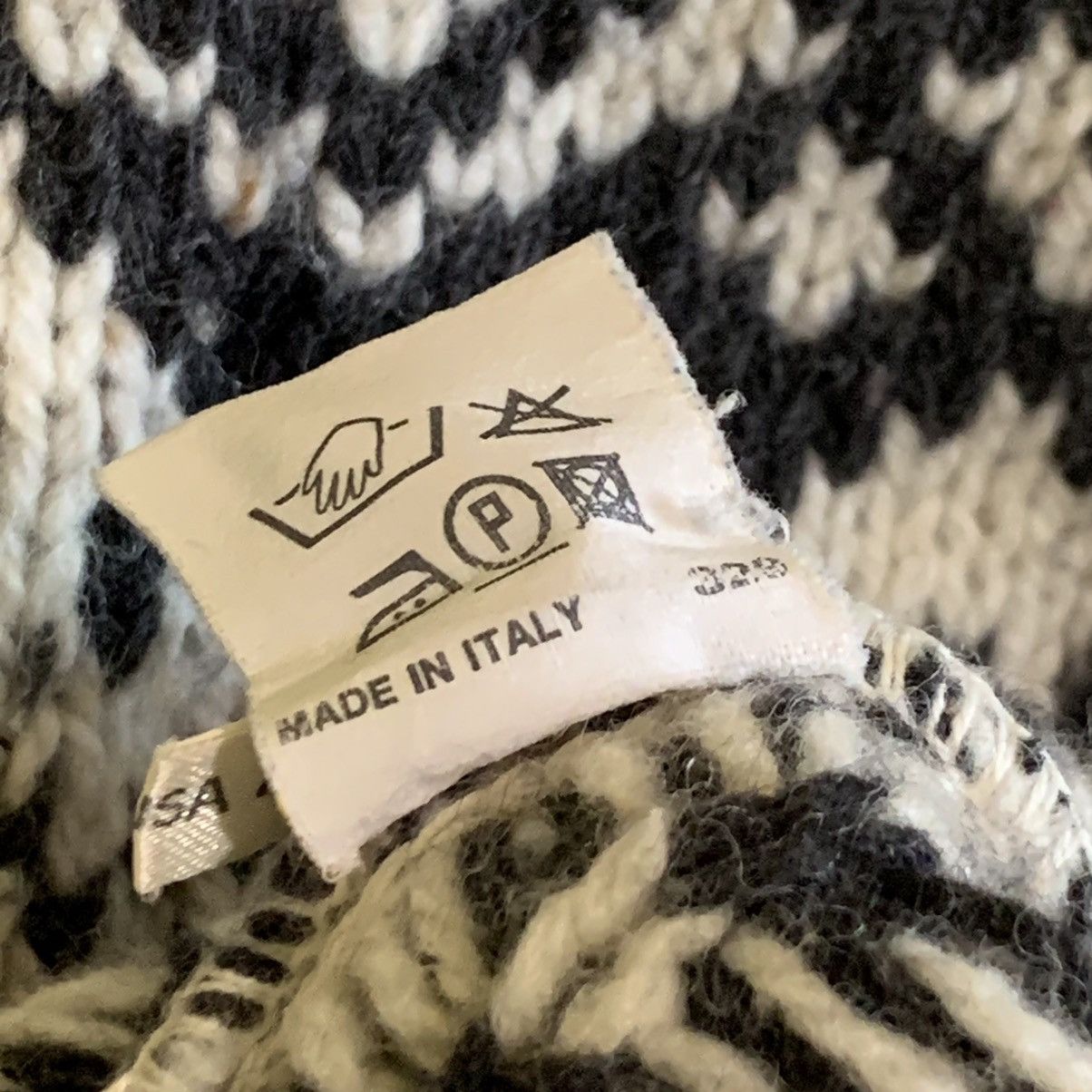 Hugo Boss Vintage Hugo Boss Knitted Lammwolle Sweater Made In Italy Size US L / EU 52-54 / 3 - 9 Thumbnail