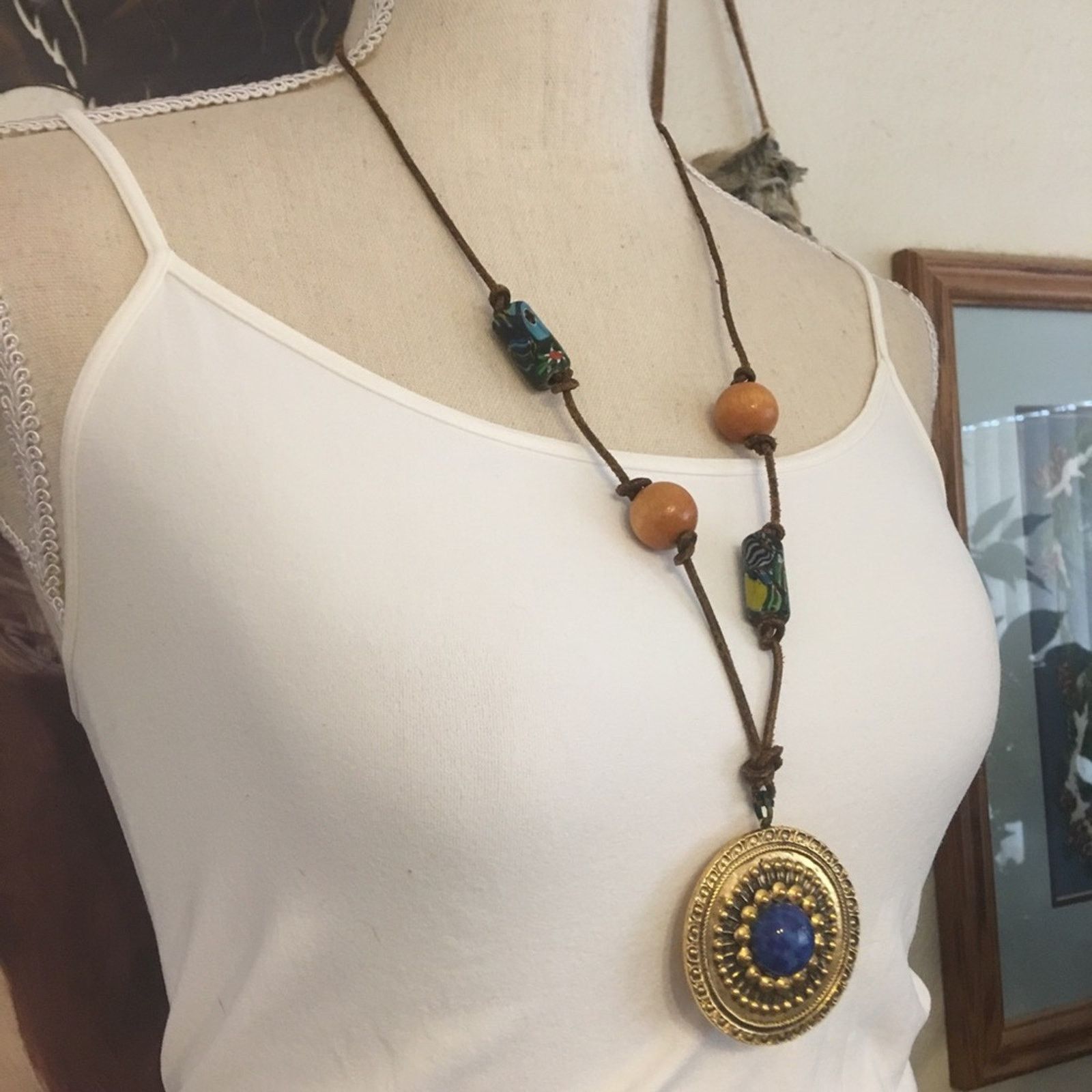 Vintage Vintage 80s long medallion leather cord necklace Size ONE SIZE - 1 Thumbnail
