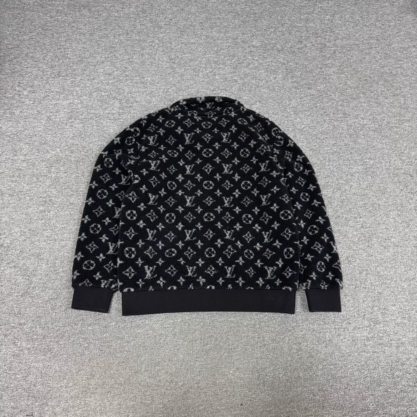 Louis Vuitton LV Monogram All Over Print Teddy Fleece Zip Jacket L Size L / US 10 / IT 46 - 2 Thumbnail