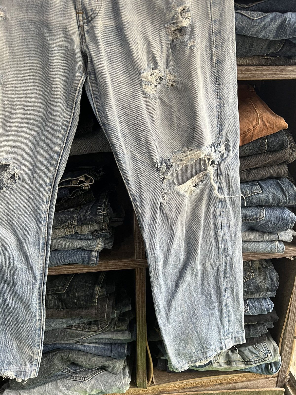 Levi's Vintage Clothing 🔥Vintage Levis 501 Button 532 Distressed Denim Size US 31 - 8 Thumbnail