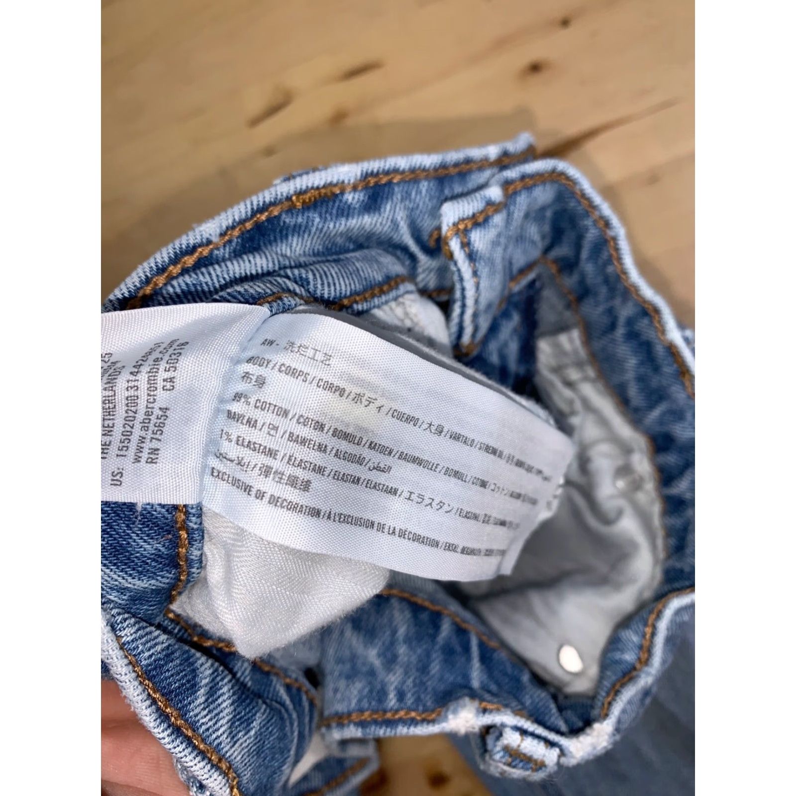 Abercrombie & Fitch Abercrombie & Fitch High Rise Mom Jeans Womens 26 Regular Blue Denim Distressed Pockets Stretch Jeans 1990s Womens Size 26" / US 2 / IT 38 - 4 Thumbnail