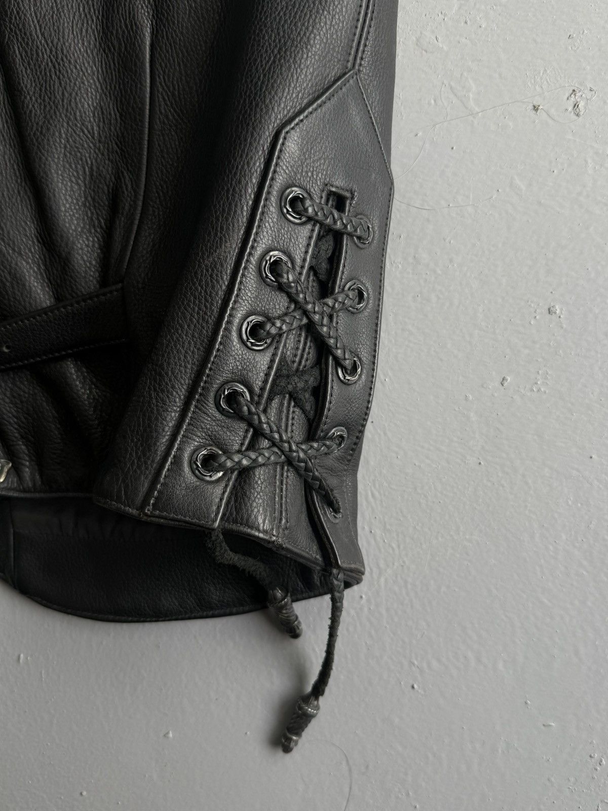 Chrome Hearts GRAIL 90s! Chrome Hearts Cross Leather Vest Size US L / EU 52-54 / 3 - 8 Thumbnail