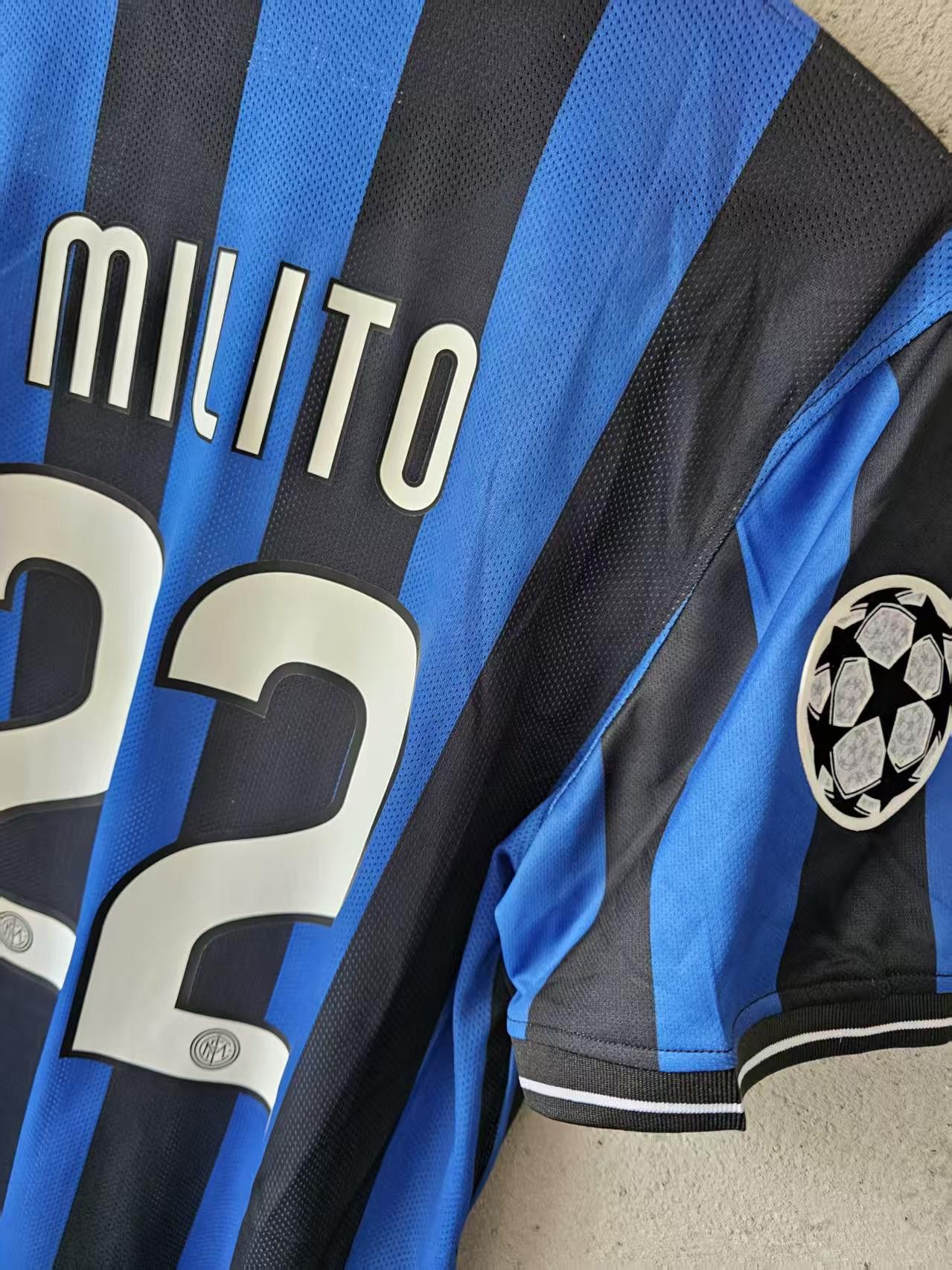 Other 2010 Inter Milan #22 Milito Jersey Home Size US L / EU 52-54 / 3 - 4 Thumbnail