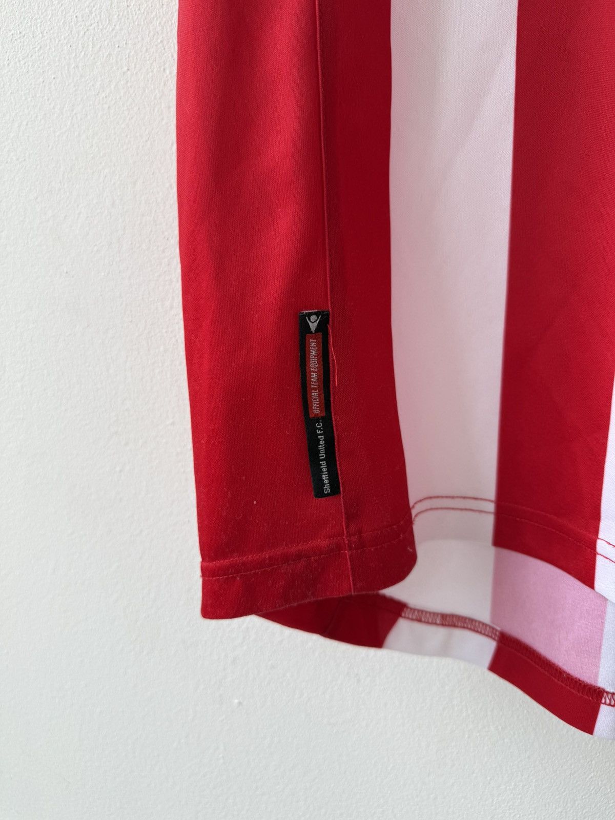 Macron × Vintage Macron Sheffield United 2011/2012 Home Jersey Size US M / EU 48-50 / 2 - 10 Thumbnail