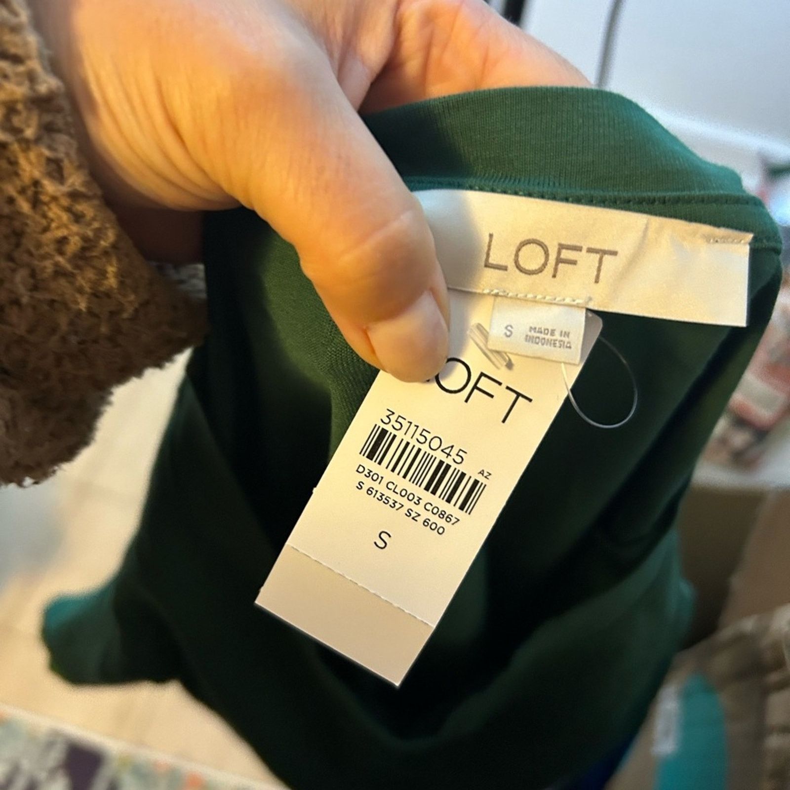 Loft NWT Loft Hunter Green Ruffle Sleeve Top Size S / US 4 / IT 40 - 3 Thumbnail