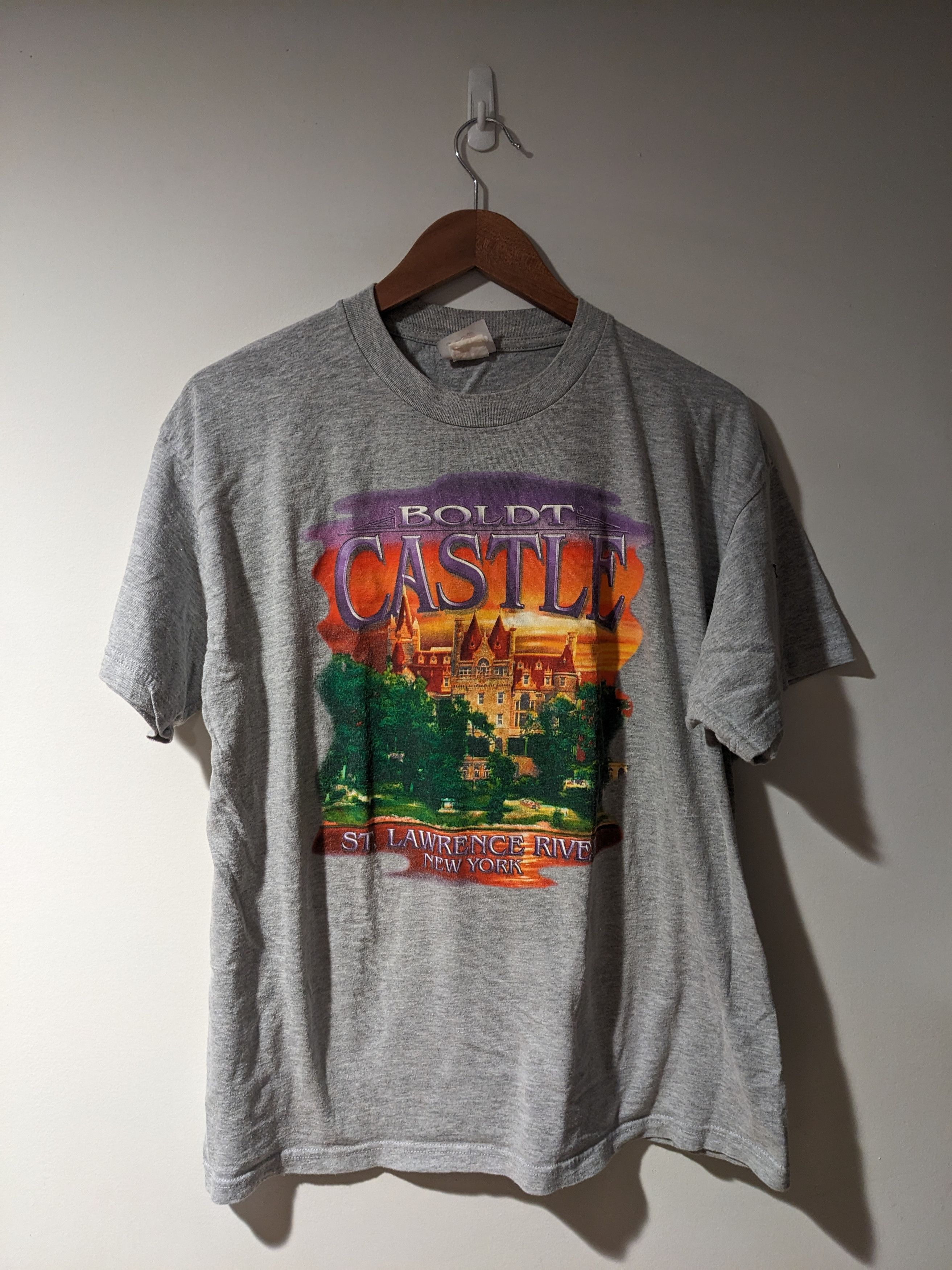 Vintage Vintage 90s Boldt Castle St. Lawrence River New York T-Shirt Size US L / EU 52-54 / 3 - 1 Thumbnail