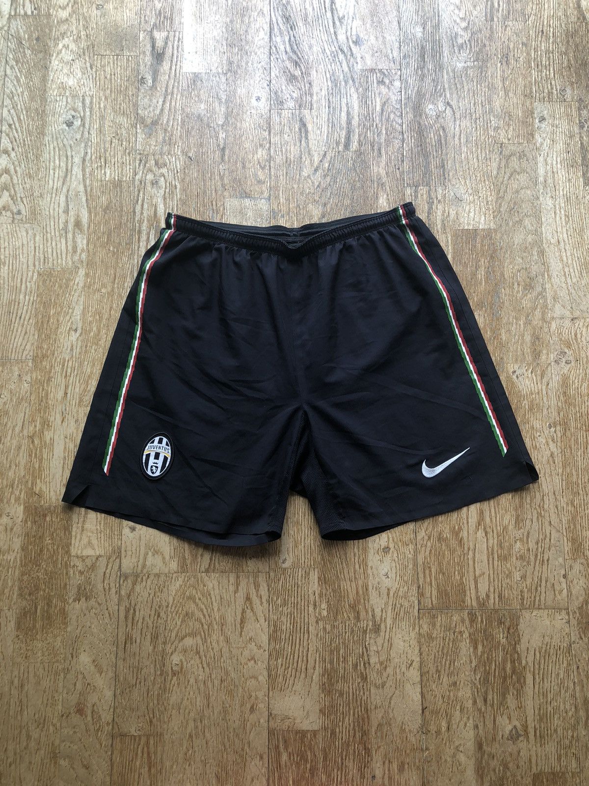 Nike NIKE JUVENTUS FC FOOTBALL SOCCER SPORT RUNNING SHORTS Size US 33 - 1 Thumbnail