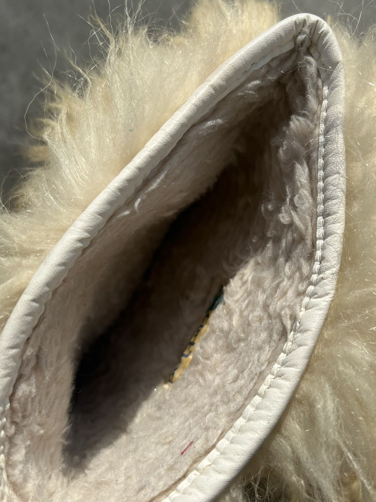 Japanese Brand × Vintage Beige goat fur yeti boots after ski roxy moon vintage Size US 9 / IT 39 - 4 Thumbnail