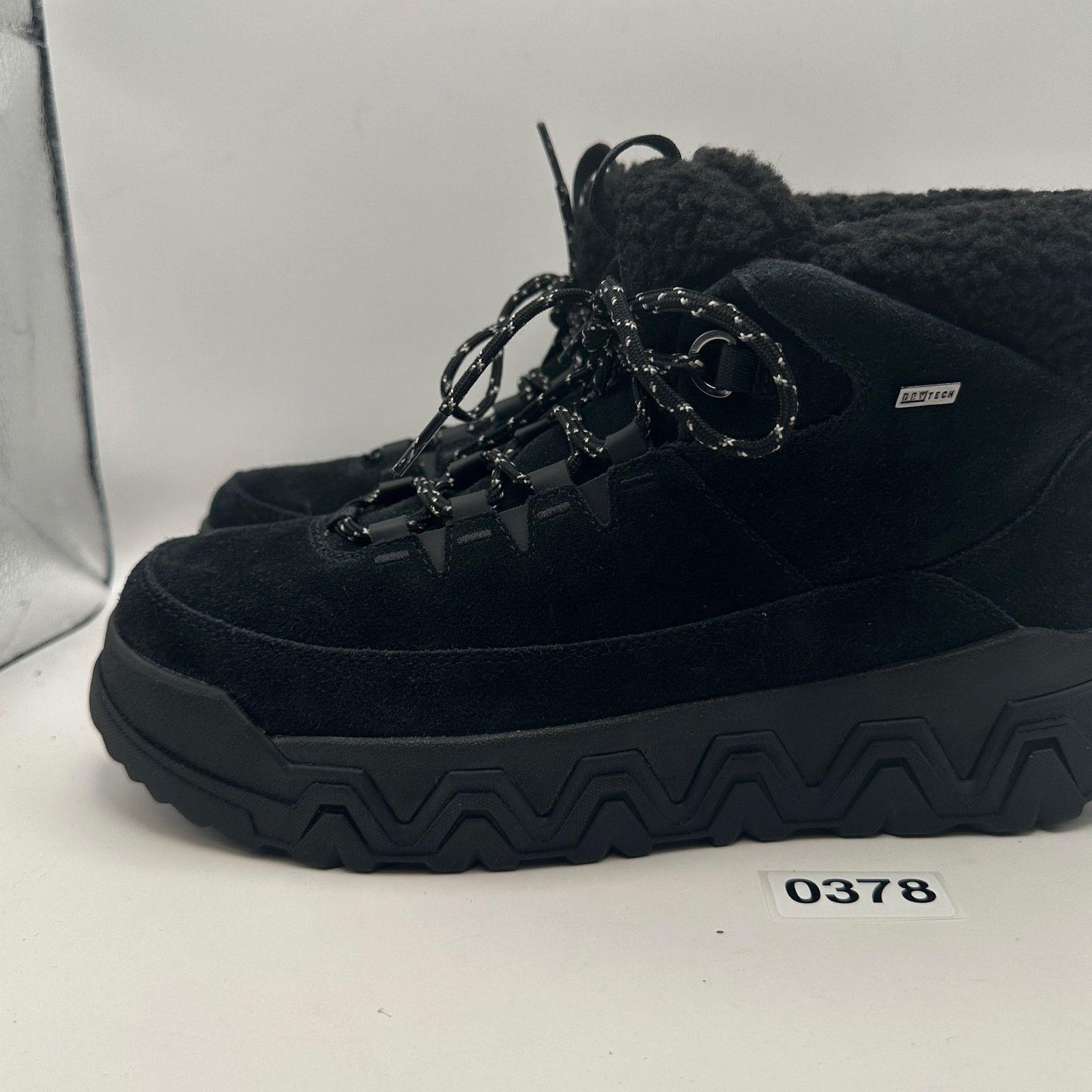 Ugg UGG Women's 9.5 TERRETRAIL Cozy Laced Black SUEDE Sheepskin Size US 9.5 / IT 39.5 - 8 Thumbnail