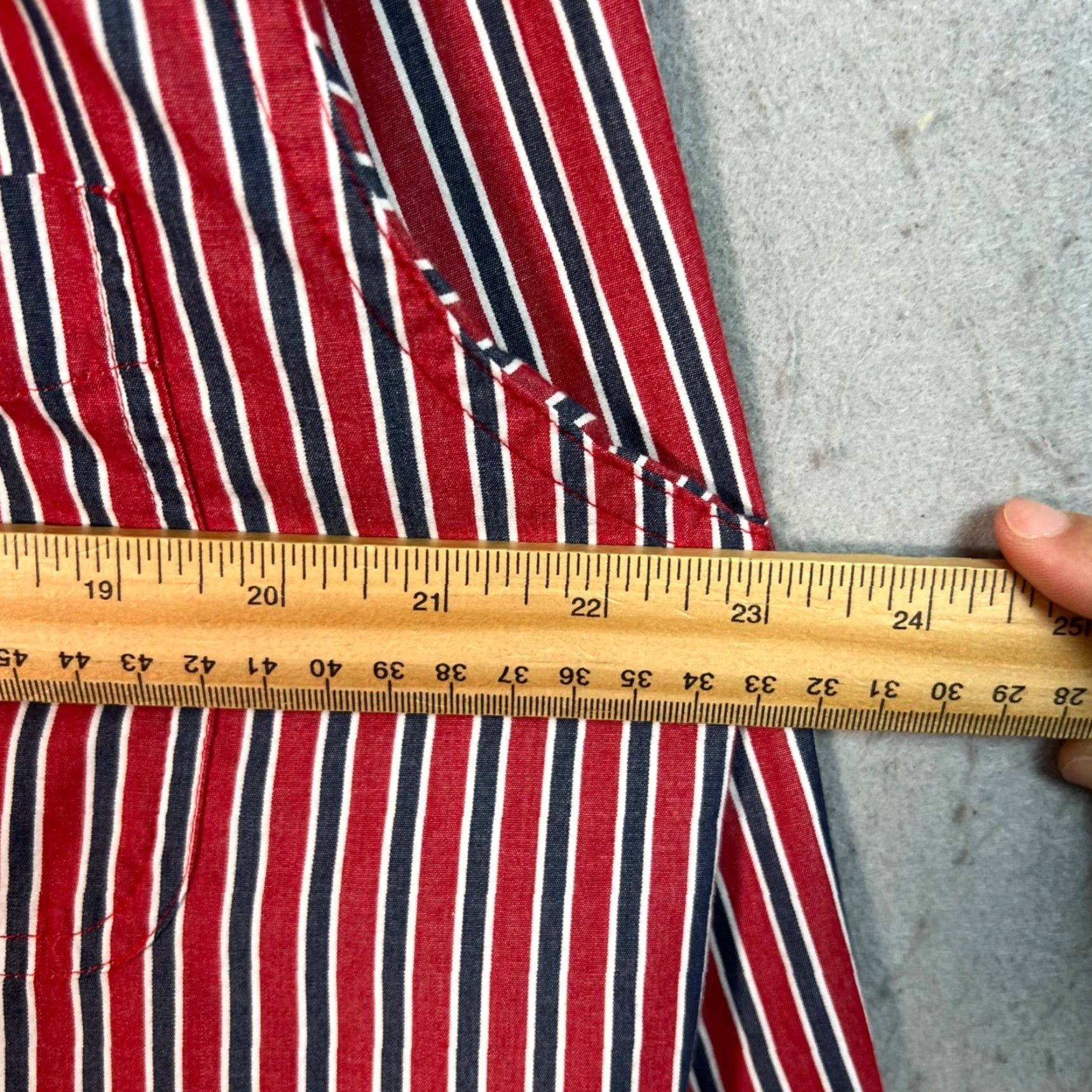Chaps Chaps Shirt Mens Large L Button-Down Red & Blue Striped Long Sleeve Casual Cotton Polyester Woven Classic 90s? (Note: 90s not in original) Size US L / EU 52-54 / 3 - 6 Thumbnail