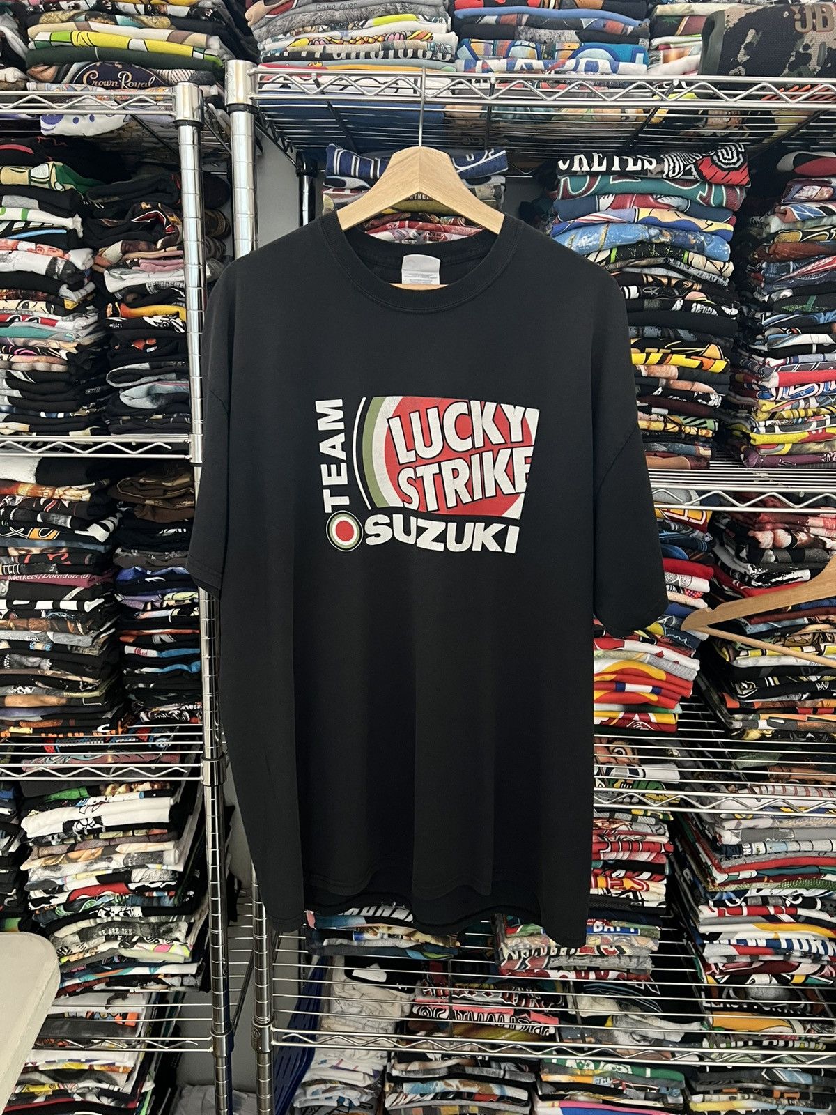 NASCAR 2000s Team Suzuki Lucky Strike Motorsports Racing Tee Size US XXL / EU 58 / 5 - 1 Thumbnail