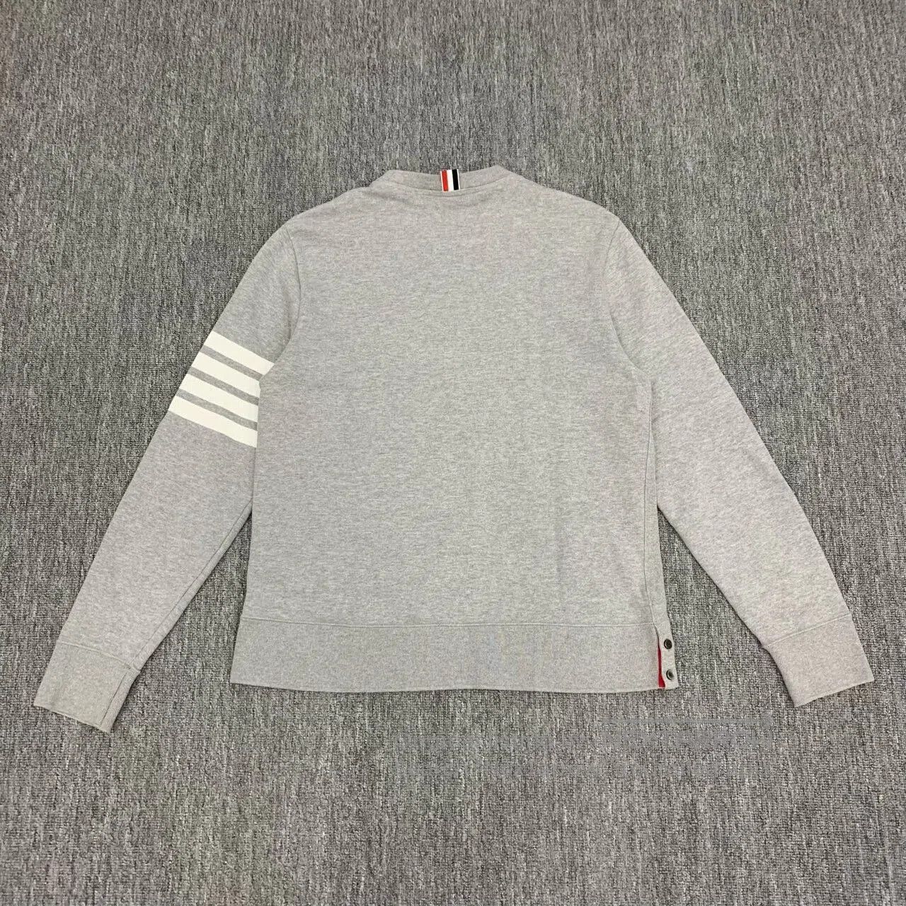 Thom Browne Thom Browne Gray Sweater with Stripes. Size US XXL / EU 58 / 5 - 2 Thumbnail