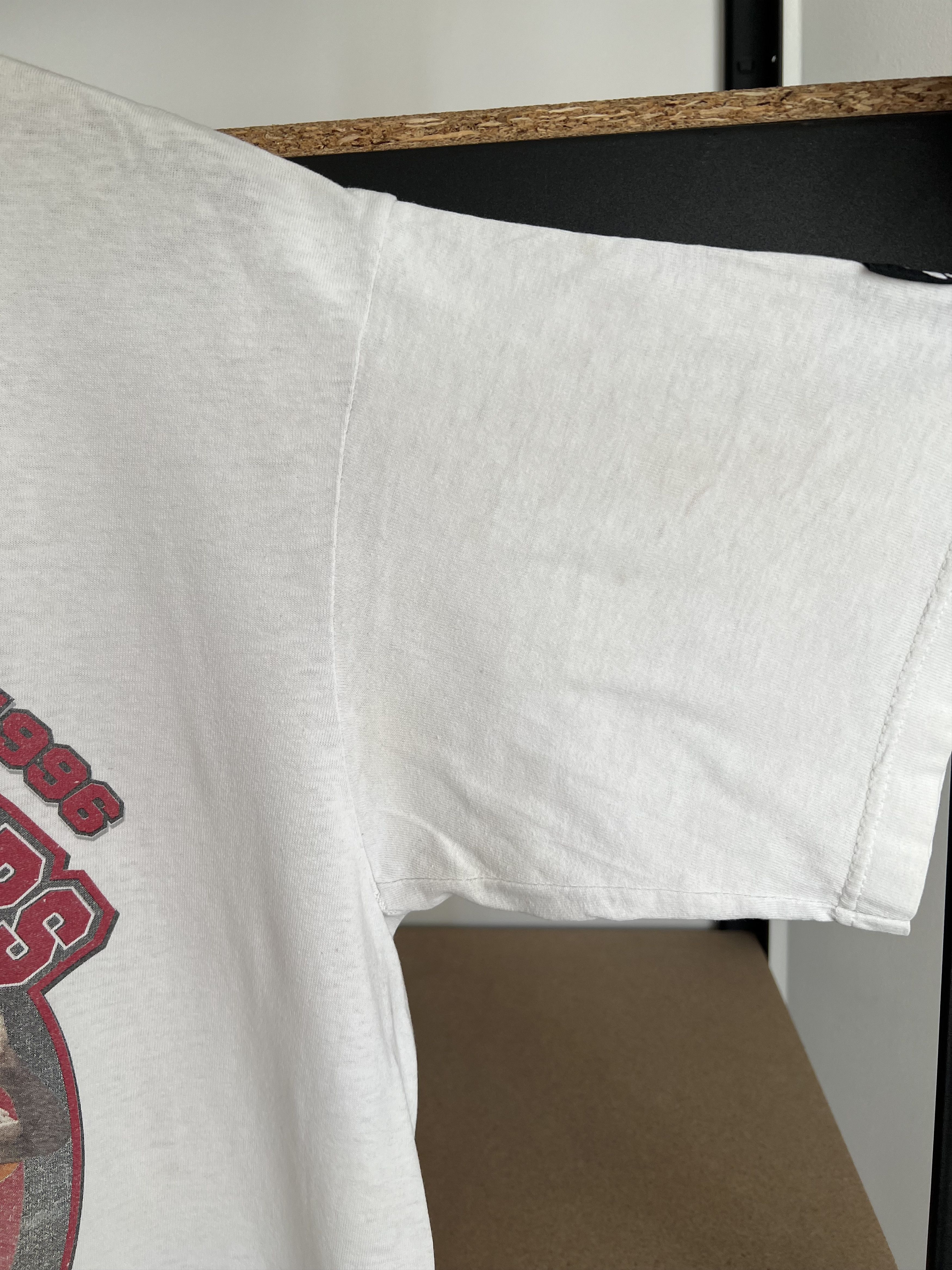 NBA Vintage 1997 Chicago Bulls NBA Finals Champs Starter T-shirt Size US M / EU 48-50 / 2 - 15 Thumbnail