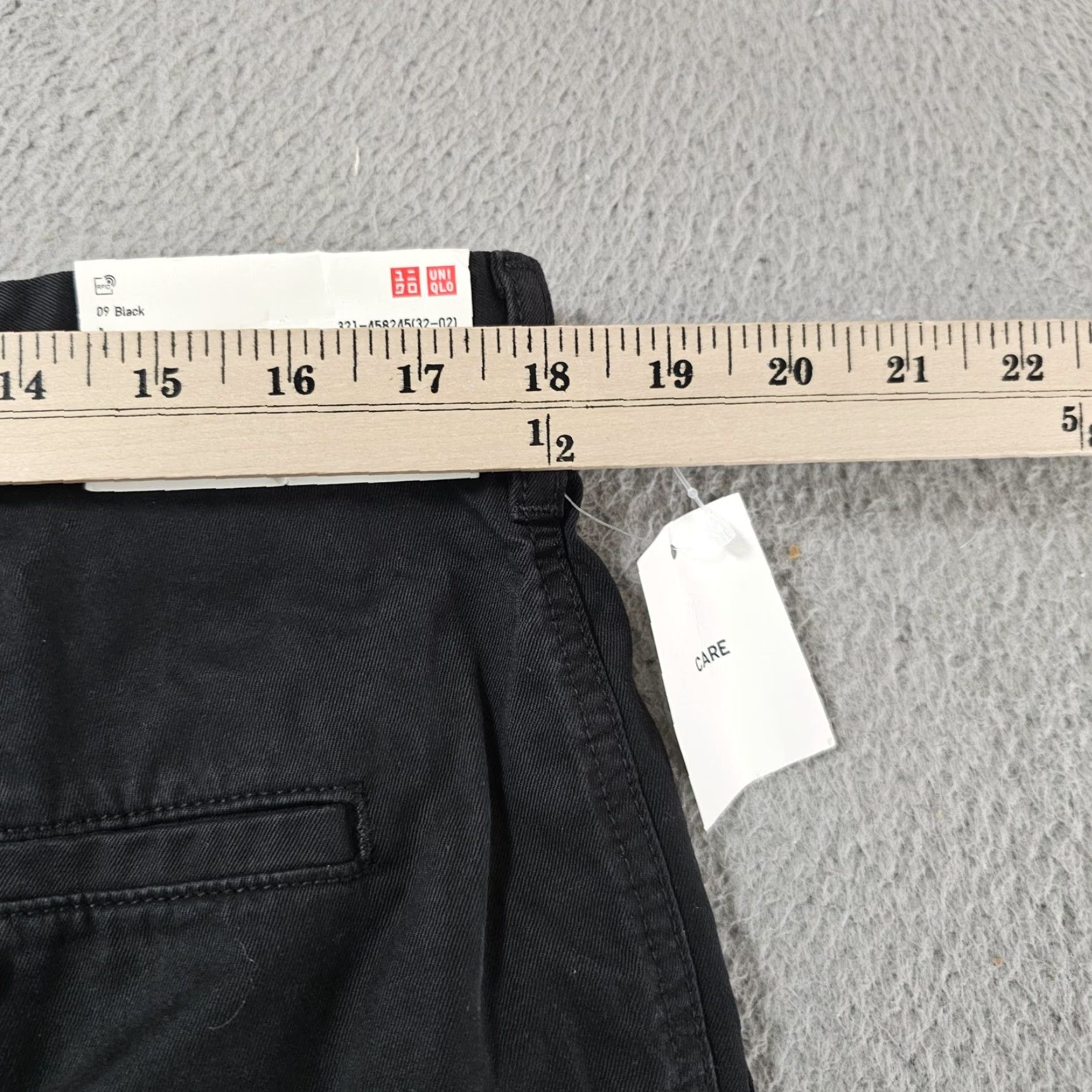 Uniqlo Uniqlo Shorts Mens 36 Black Chino Flat Front 8 Inseam Cotton Casual Summer Size US 33 - 4 Thumbnail