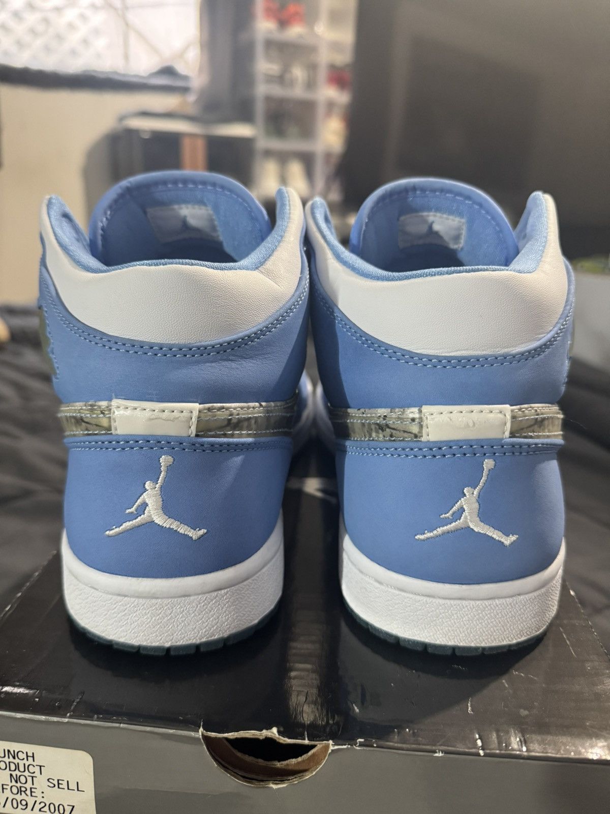 Jordan Brand Air Jordan 1 Retro Alpha ‘White University Blue’ (UNC) 2007 Size US 8.5 / EU 41-42 - 5 Thumbnail