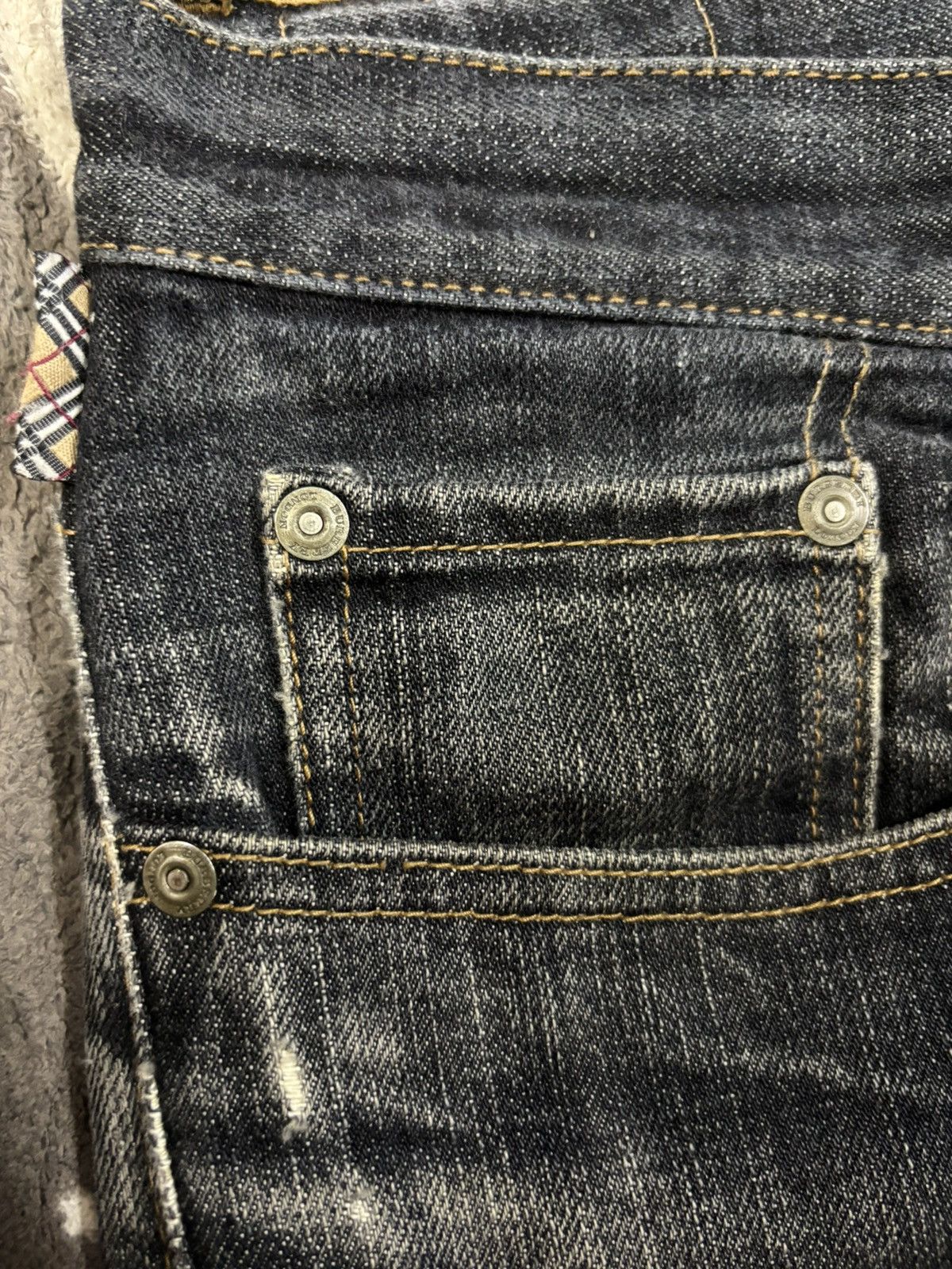 Burberry Vintage Burberry London NovaCheck Loose Fit Distressed Jeans Size US 34 / EU 50 - 4 Thumbnail
